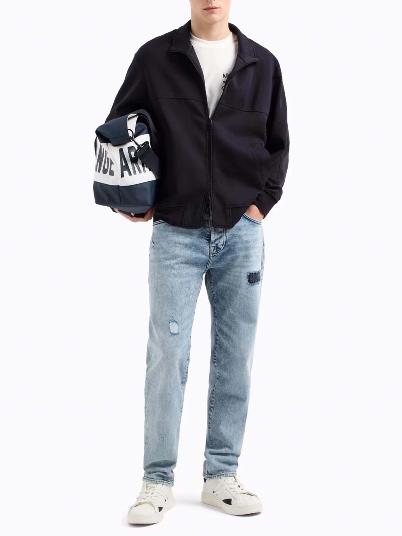 Худи и свитшоты Armani Exchange модель XM000351-AF10818-UB101 Худи и свитшоты Armani Exchange модель XM000351-AF10818-UB101 Фото