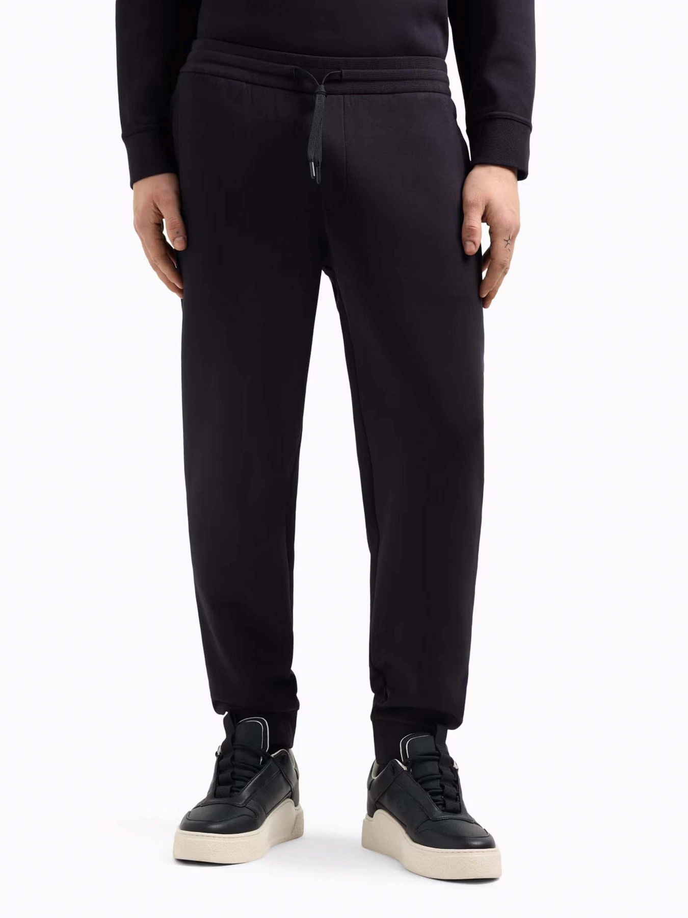 Брюки Armani Exchange модель XM000373-AF10818-UB101 Брюки Armani Exchange модель XM000373-AF10818-UB101 Фото