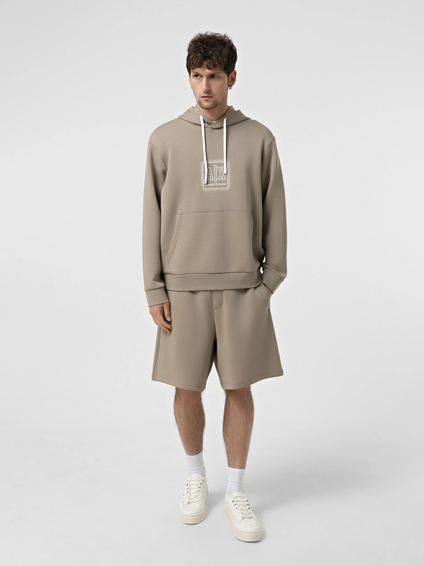 Худі та світшоти Armani Exchange модель XM000482-AF10818-U6167 Худі та світшоти Armani Exchange модель XM000482-AF10818-U6167 Фото
