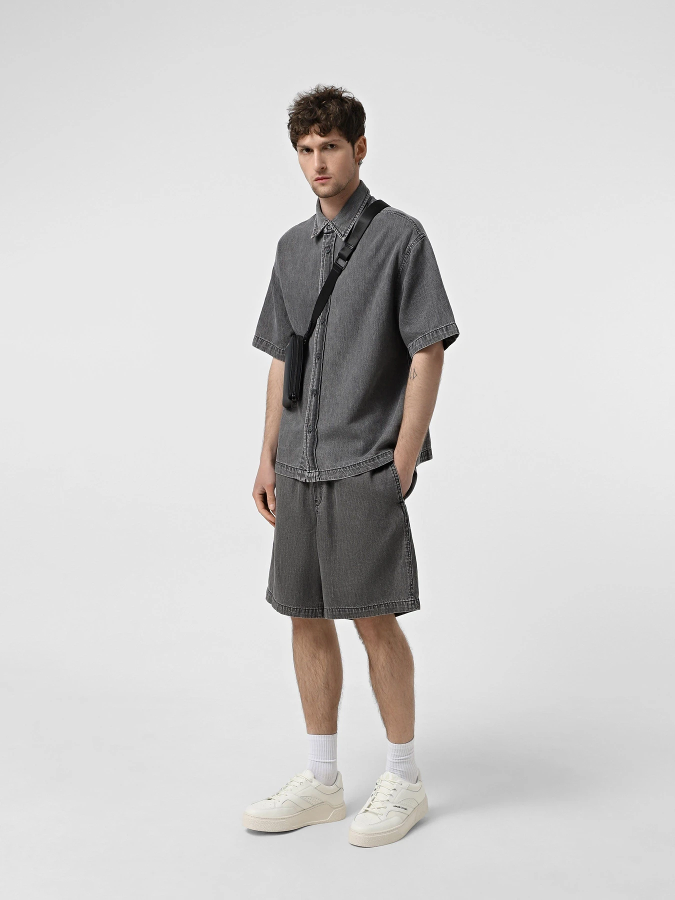 Шорты Armani Exchange модель XM000623-AF14943-M8088 Фото