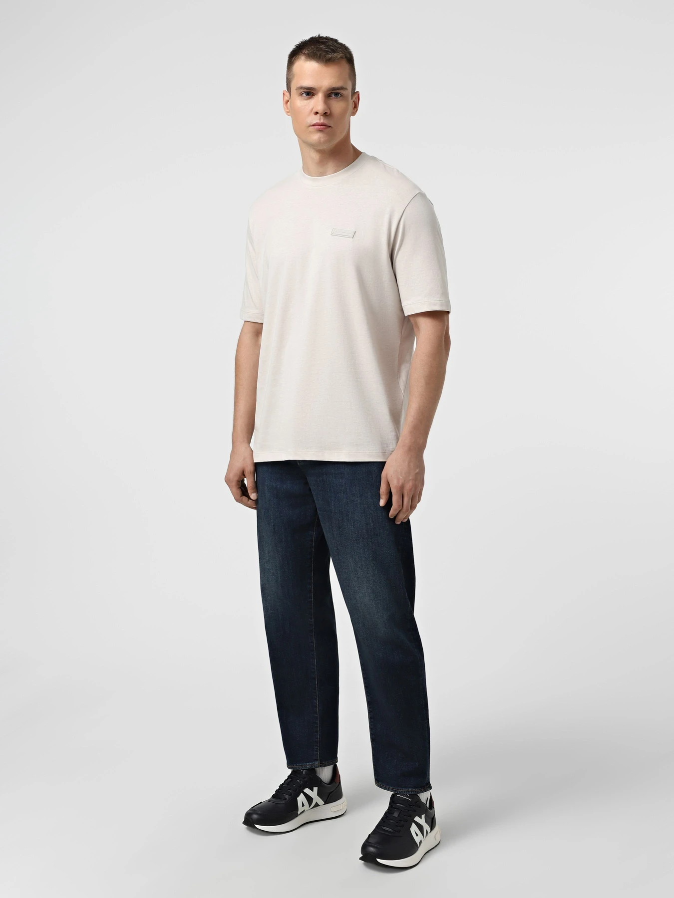 Джинсы Armani Exchange модель XM000072-AF18811-MB010 Джинсы Armani Exchange модель XM000072-AF18811-MB010 Фото