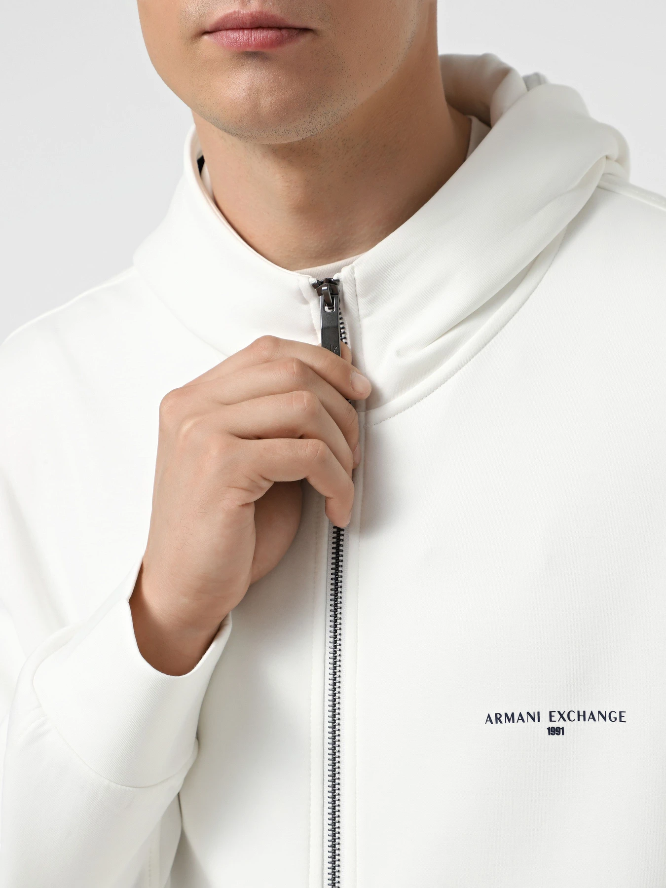 Худи и свитшоты Armani Exchange модель XM000983-AF10818-U0009 Худи и свитшоты Armani Exchange модель XM000983-AF10818-U0009 Фото