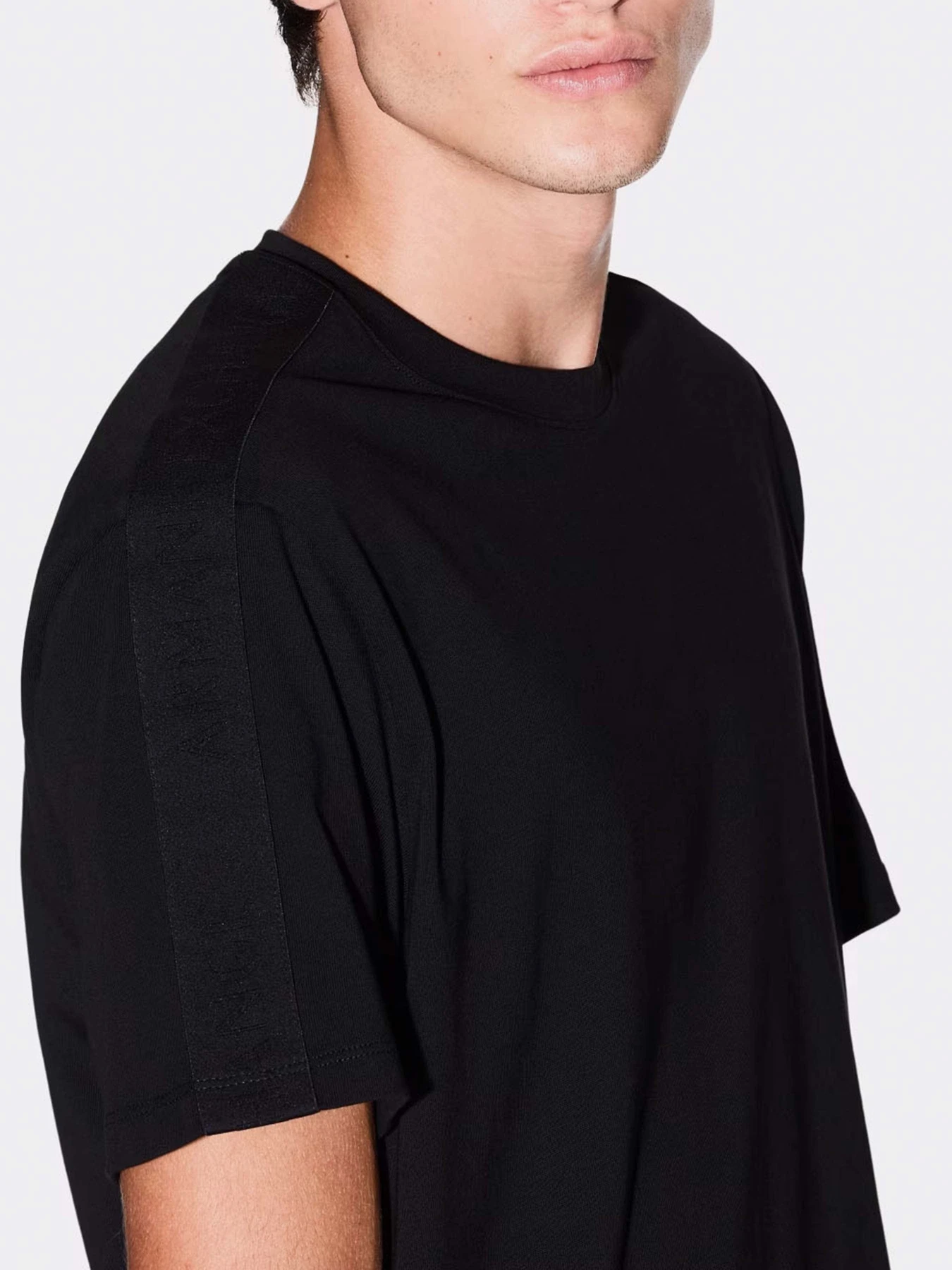Футболки и поло Armani Exchange модель XM001283-AF10361-UC001 Футболки и поло Armani Exchange модель XM001283-AF10361-UC001 Фото