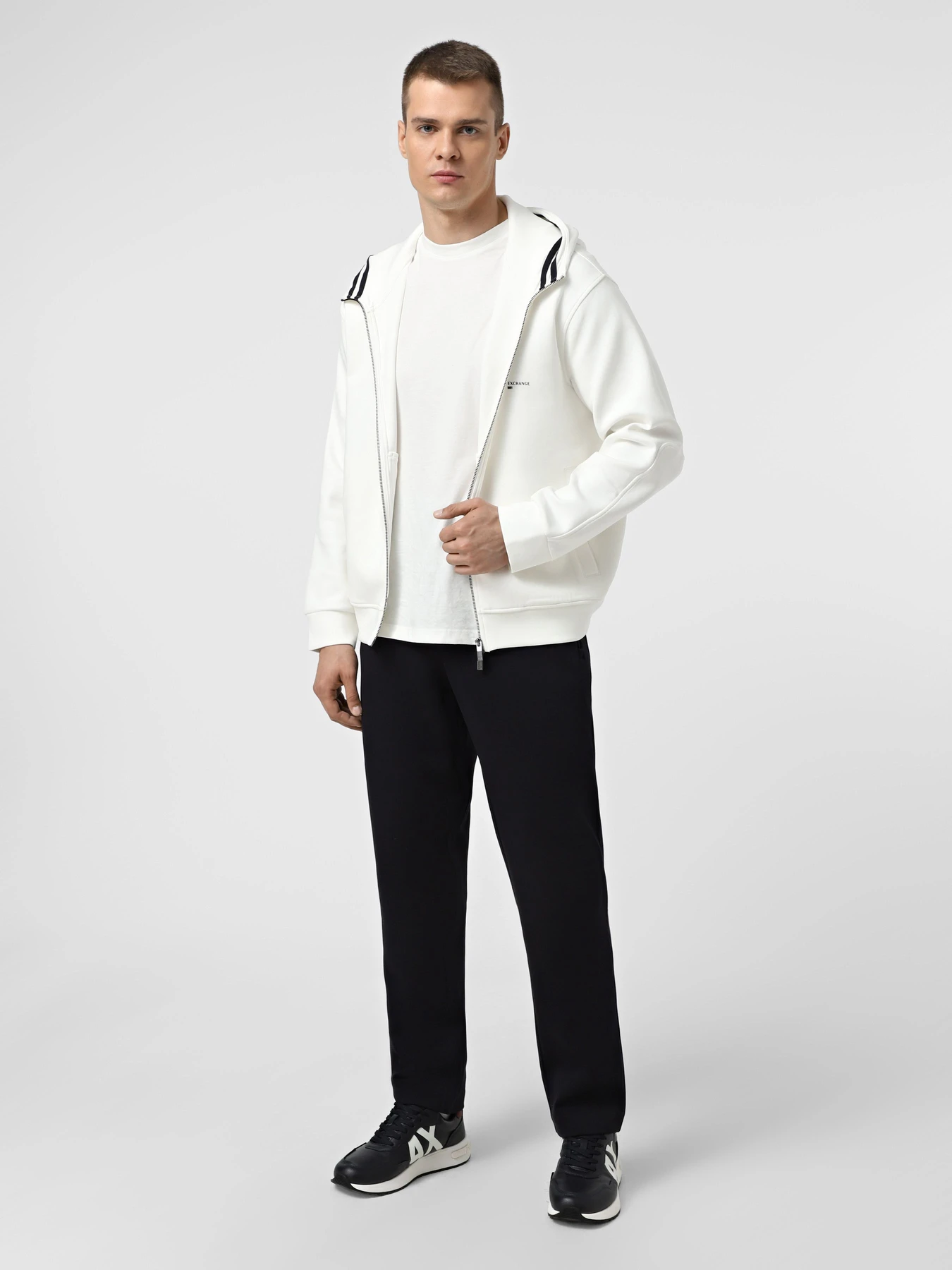 Брюки Armani Exchange модель XM001302-AF10818-UB101 Фото