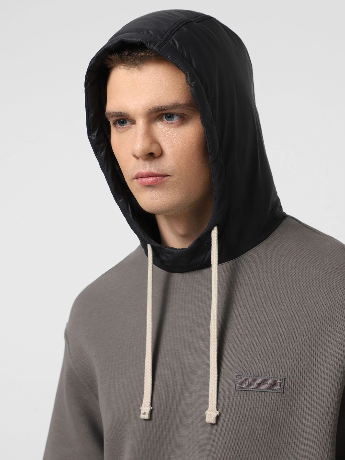 Худи и свитшоты Armani Exchange модель XM001346-AF16222-U8092 Худи и свитшоты Armani Exchange модель XM001346-AF16222-U8092 Фото