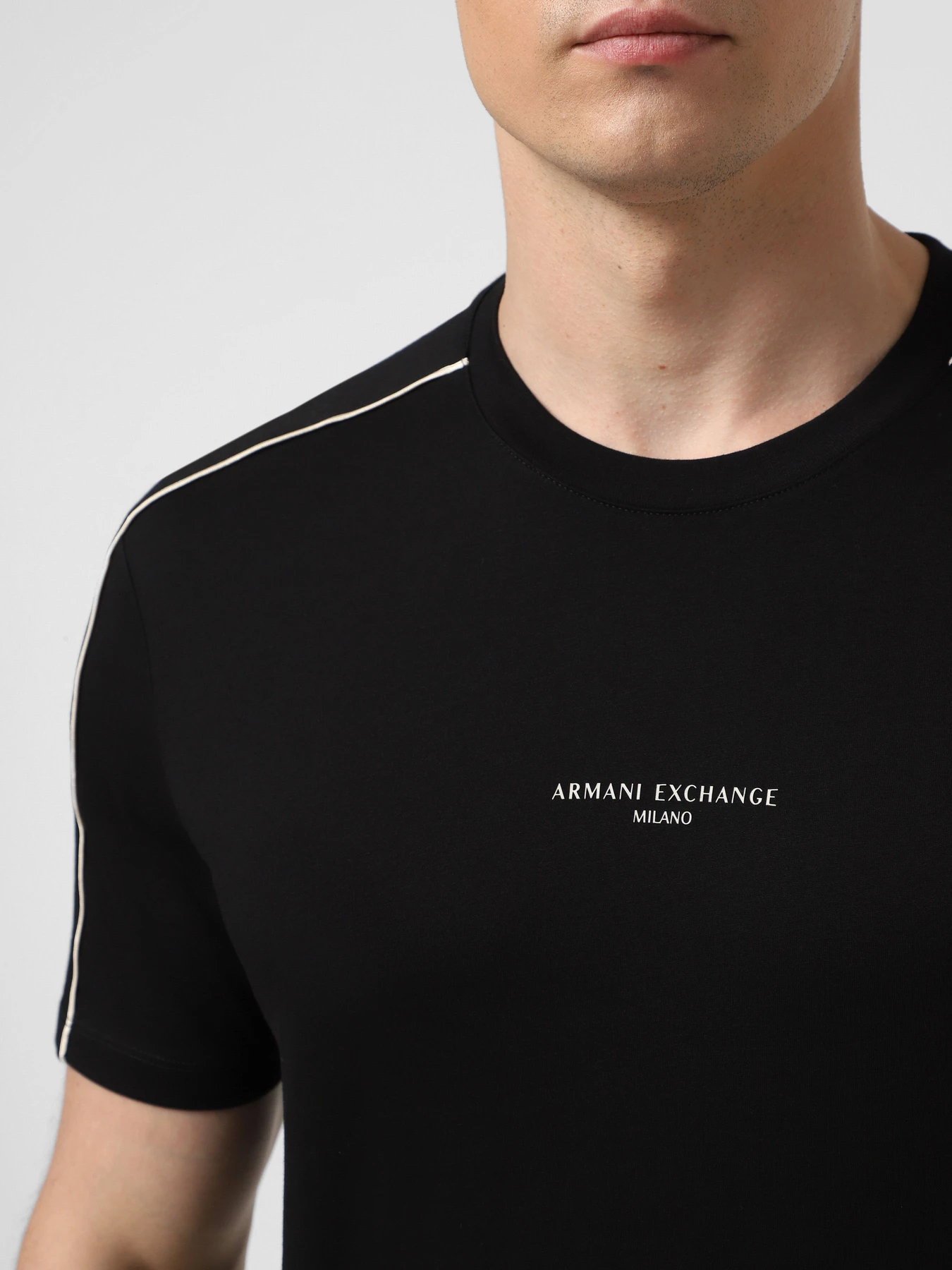 Футболки и поло Armani Exchange модель XM001360-AF10358-UC001 Футболки и поло Armani Exchange модель XM001360-AF10358-UC001 Фото