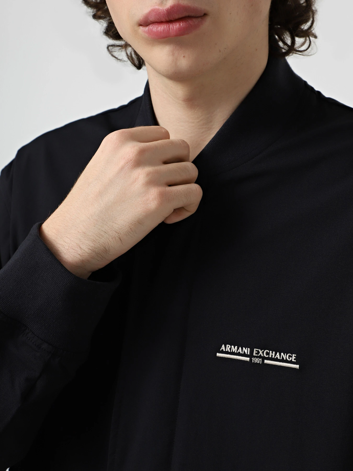 Куртки та дублянки Armani Exchange модель XM001854-AF15604-UB101 Фото