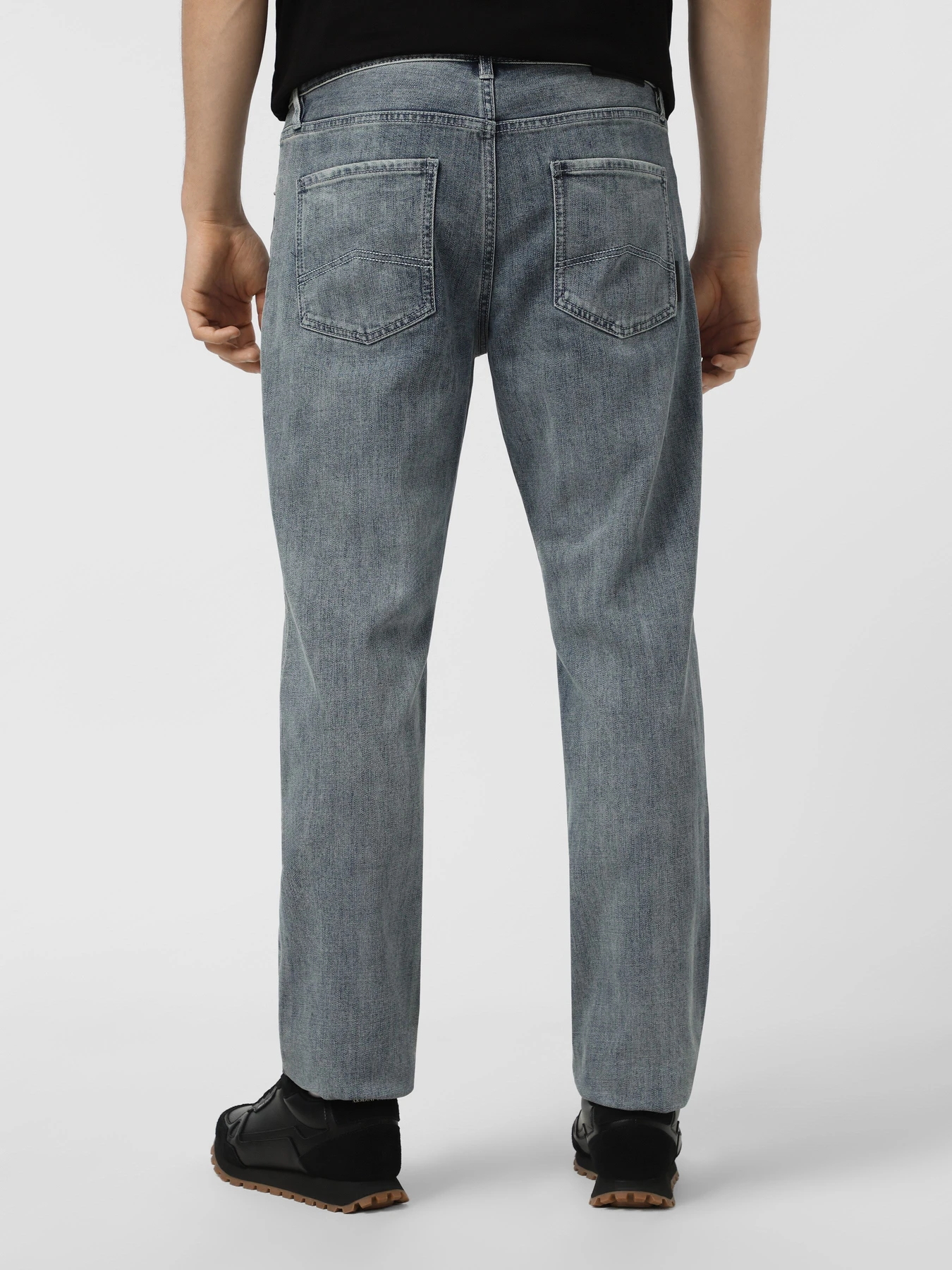 Джинсы Armani Exchange модель XM000049-AF17049-MB001 Джинсы Armani Exchange модель XM000049-AF17049-MB001 Фото