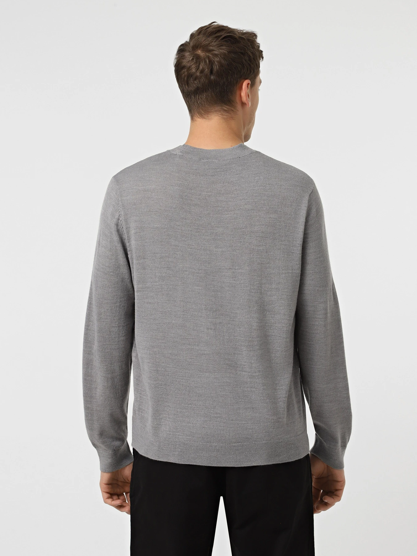 Свитры и кардиганы Armani Exchange модель XM001329-AF11982-O8005 Свитры и кардиганы Armani Exchange модель XM001329-AF11982-O8005 Фото
