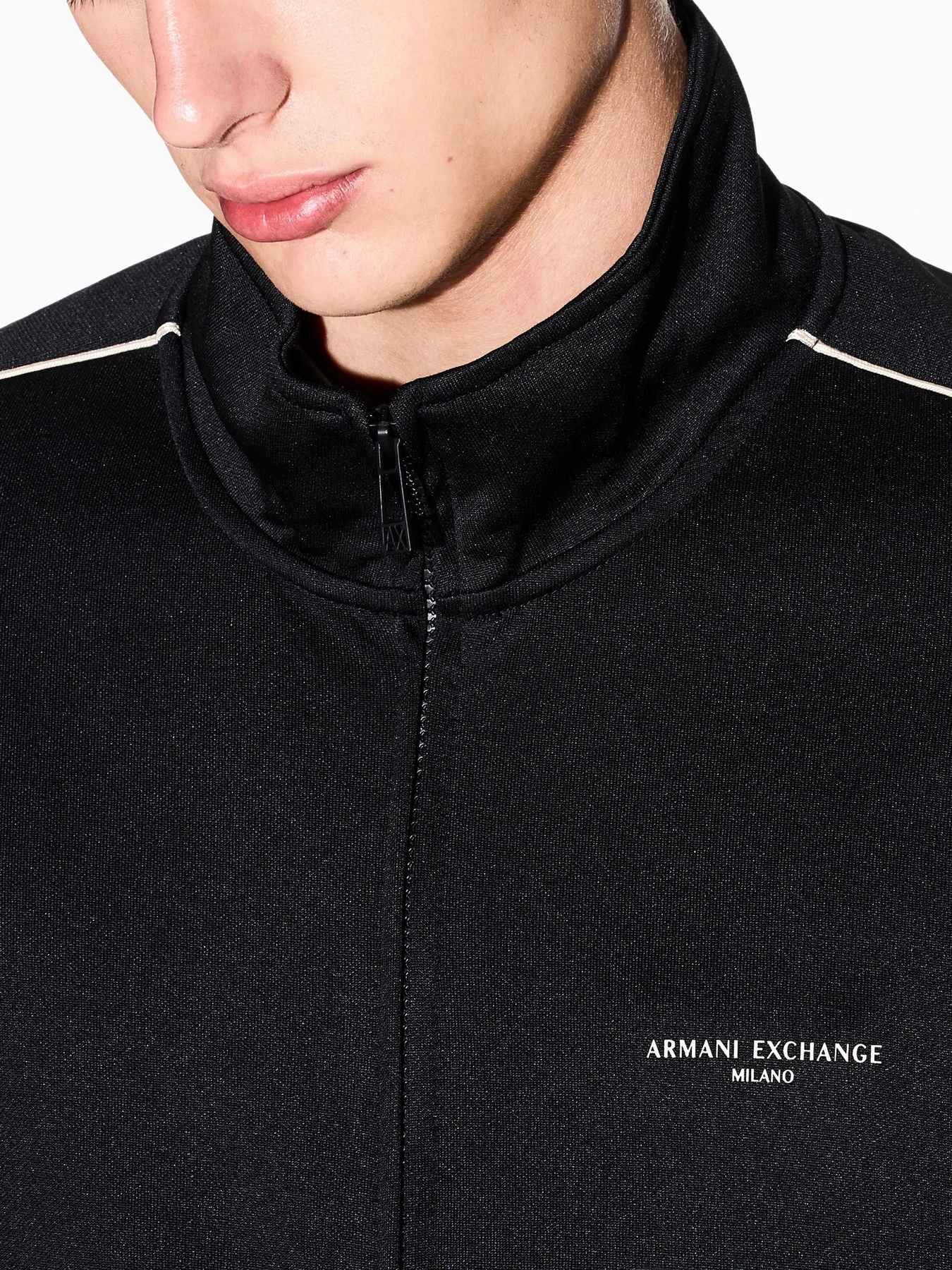 Худи и свитшоты Armani Exchange модель XM001357-AF16278-UC001 Фото