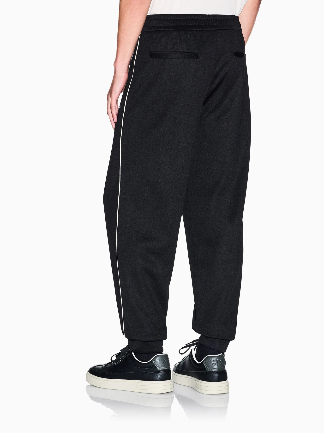 Брюки Armani Exchange модель XM001358-AF16278-UC001 Брюки Armani Exchange модель XM001358-AF16278-UC001 Фото