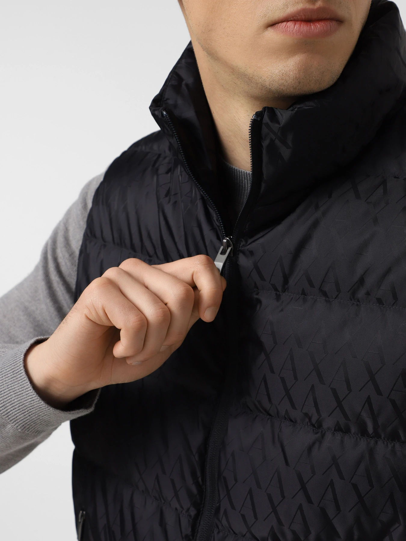 Куртки и дубленки Armani Exchange модель XM001581-AF16628-UB101 Куртки и дубленки Armani Exchange модель XM001581-AF16628-UB101 Фото
