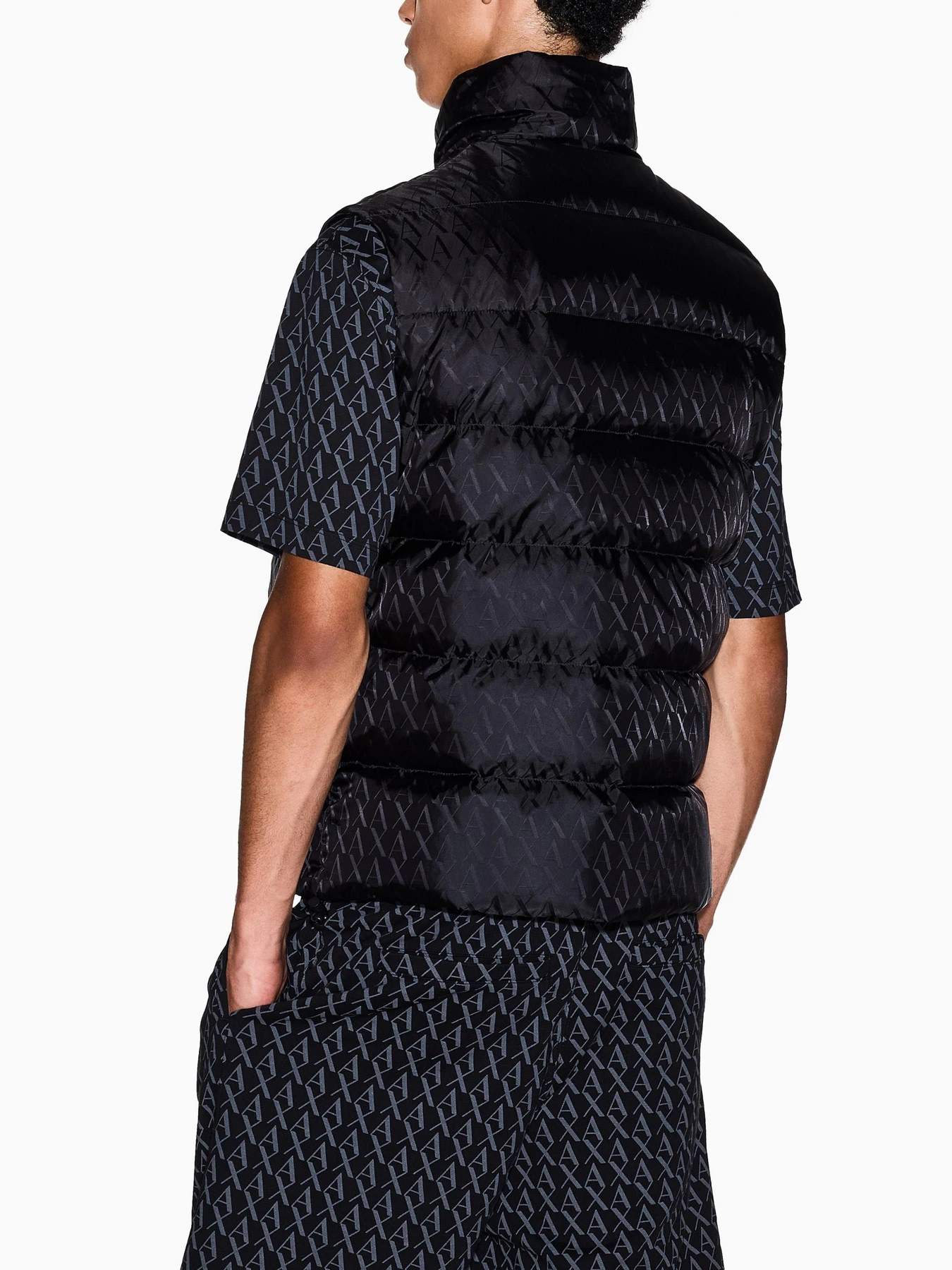 Куртки и дубленки Armani Exchange модель XM001581-AF16628-UC001 Куртки и дубленки Armani Exchange модель XM001581-AF16628-UC001 Фото