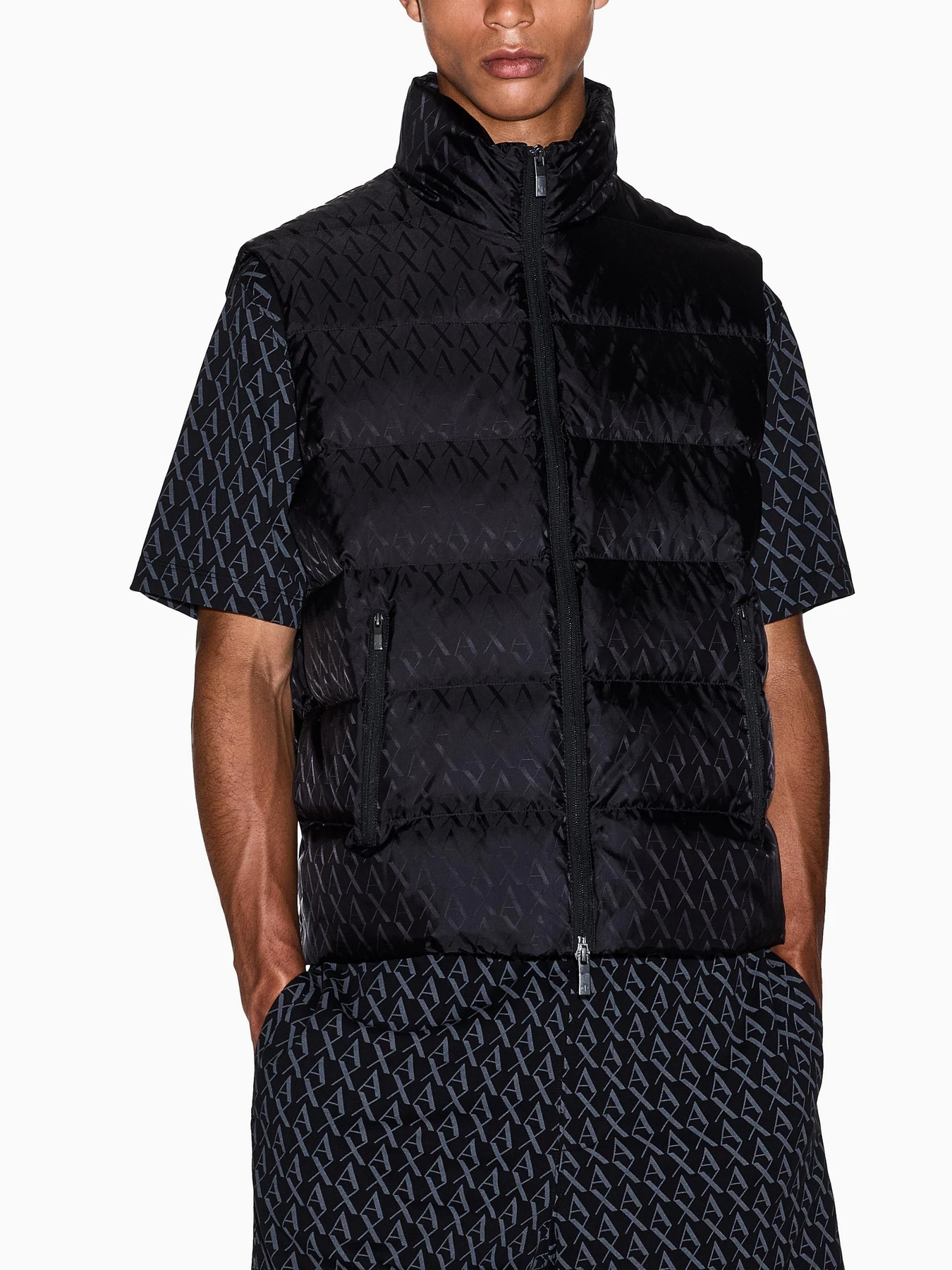 Куртки и дубленки Armani Exchange модель XM001581-AF16628-UC001 Куртки и дубленки Armani Exchange модель XM001581-AF16628-UC001 Фото