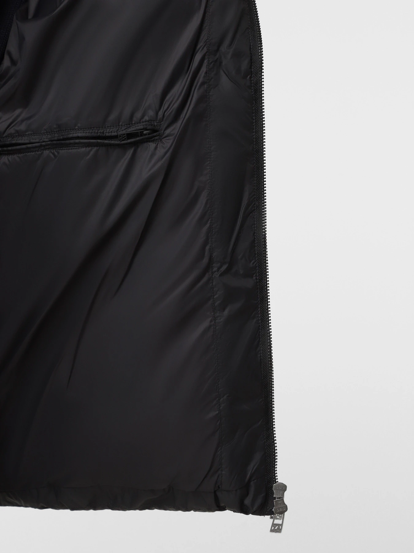 Куртки та дублянки Armani Exchange модель XM001115-AF16589-UC001 Фото