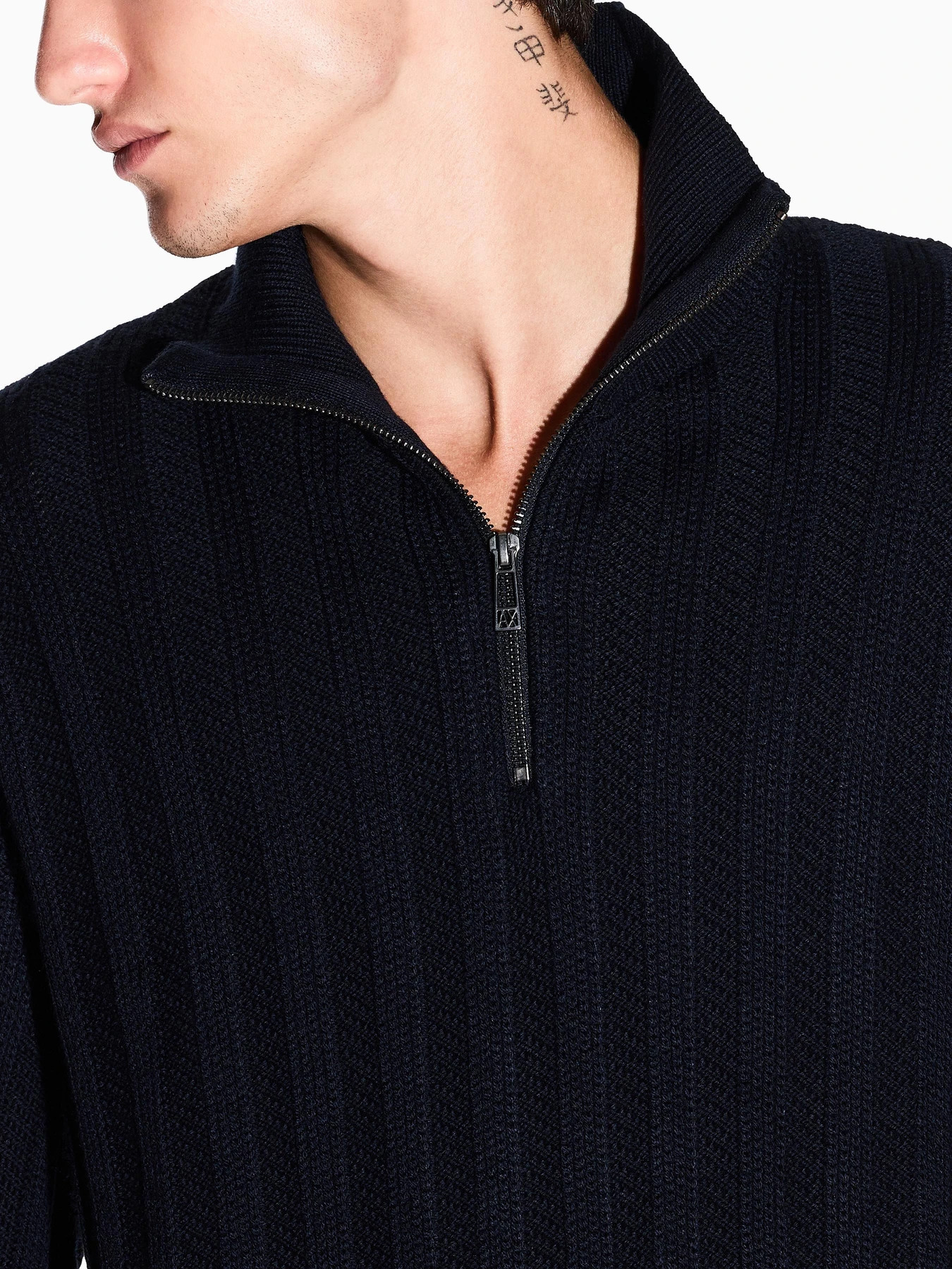 Свитры и кардиганы Armani Exchange модель XM001332-AF13776-UB101 Свитры и кардиганы Armani Exchange модель XM001332-AF13776-UB101 Фото