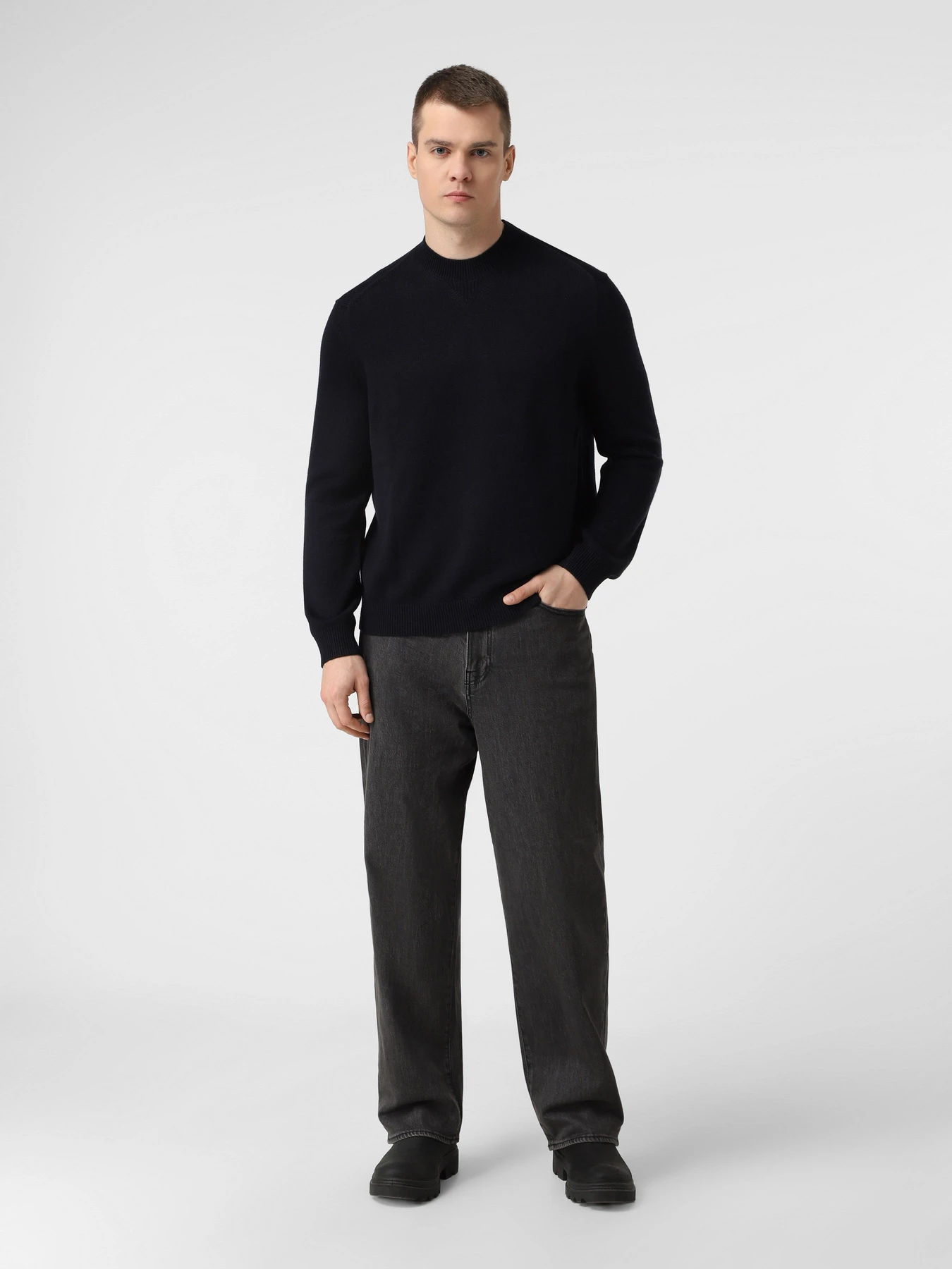 Свитры и кардиганы Armani Exchange модель XM001916-AF14008-UB101 Свитры и кардиганы Armani Exchange модель XM001916-AF14008-UB101 Фото