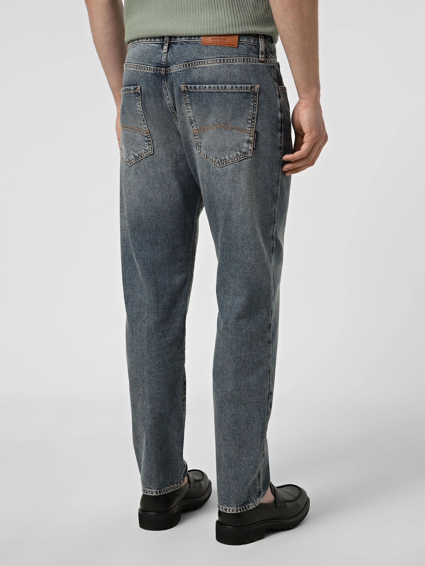 Джинсы Armani Exchange модель XM000069-AF24441-MB001 Джинсы Armani Exchange модель XM000069-AF24441-MB001 Фото