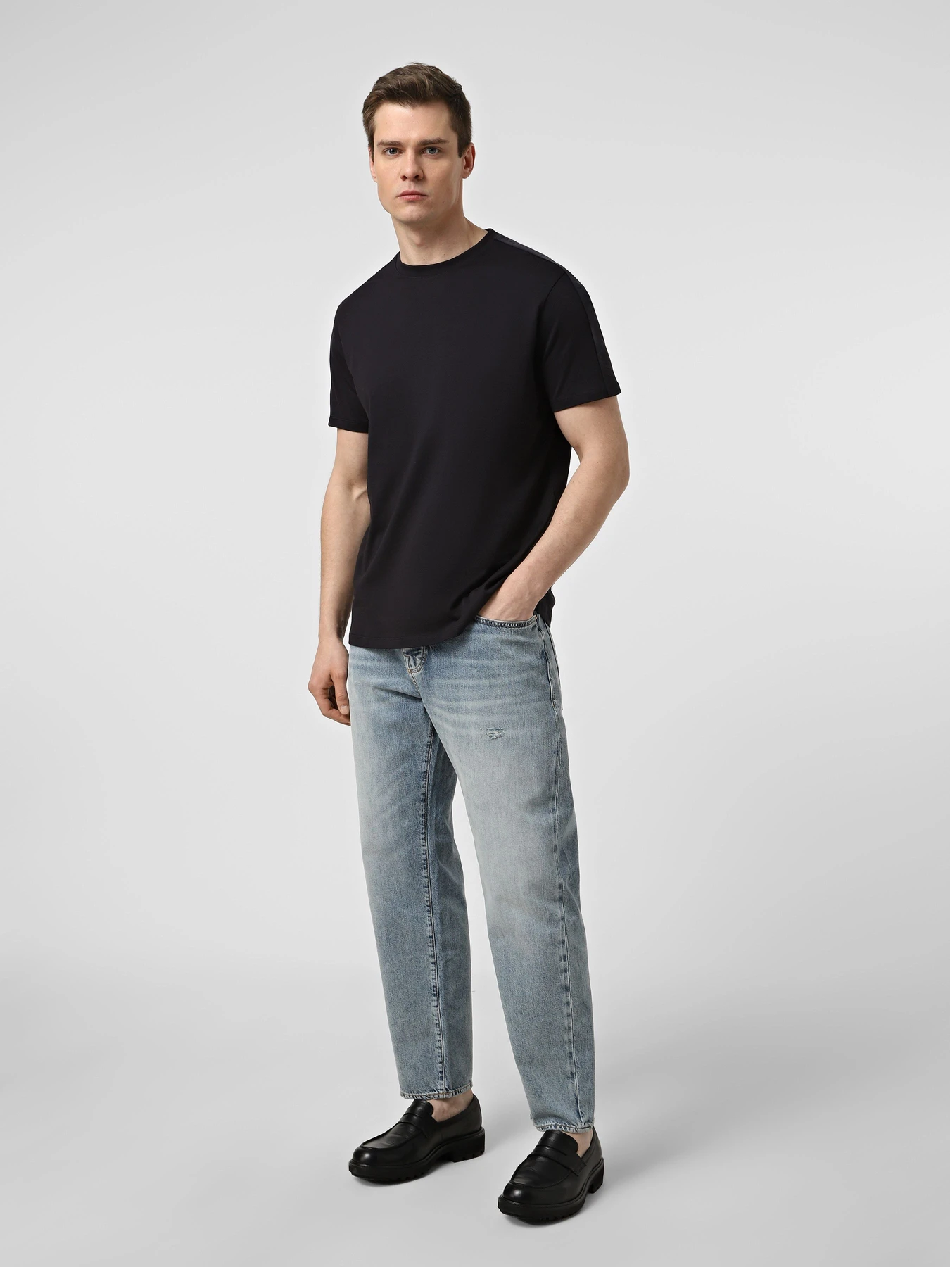 Джинсы Armani Exchange модель XM000075-AF24014-MB001 Фото