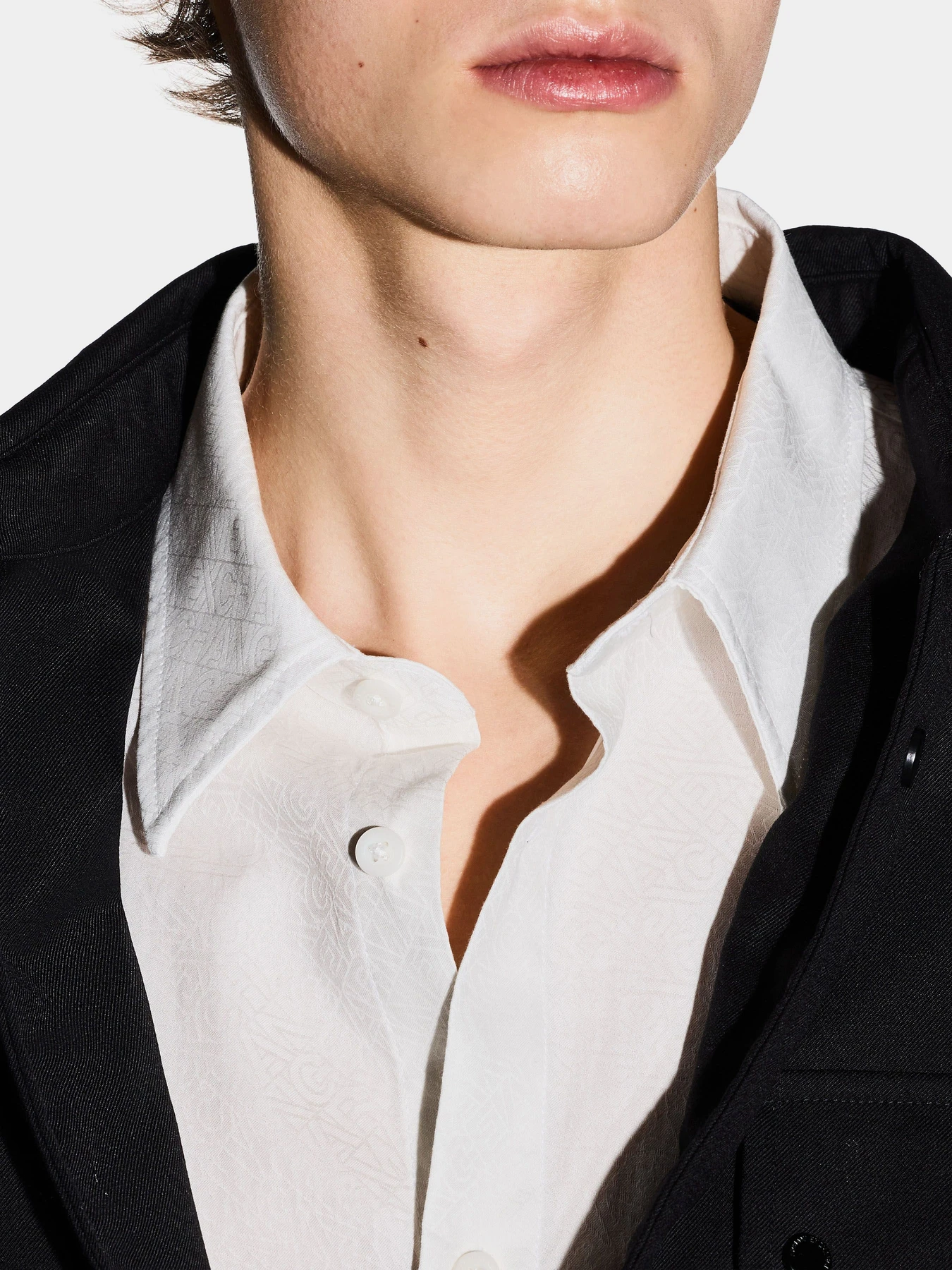 Рубашки Armani Exchange модель XM002263-AF13131-F0206 Рубашки Armani Exchange модель XM002263-AF13131-F0206 Фото