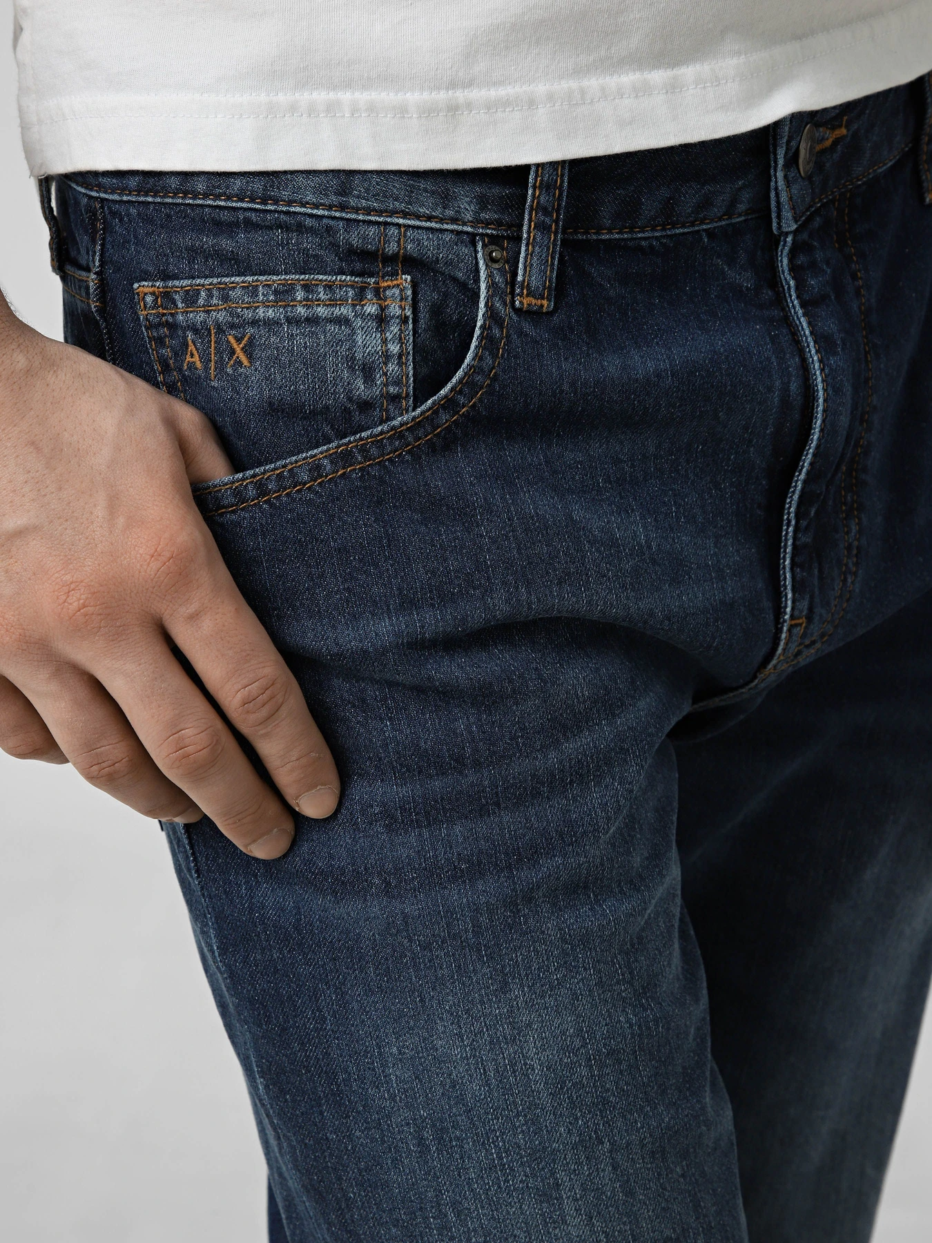 Джинси Armani Exchange модель XM000069-AF24455-MB001 Джинси Armani Exchange модель XM000069-AF24455-MB001 Фото