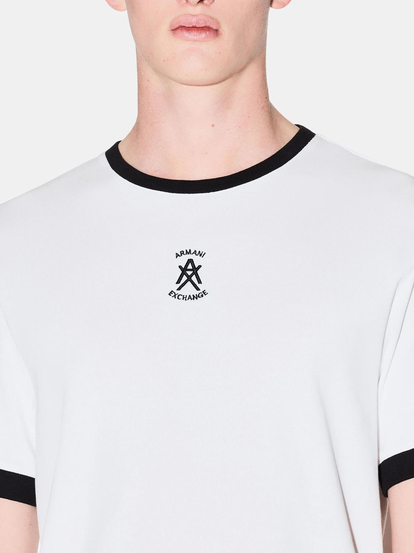 Футболки и поло Armani Exchange модель XM002072-AF19963-U0009 Футболки и поло Armani Exchange модель XM002072-AF19963-U0009 Фото
