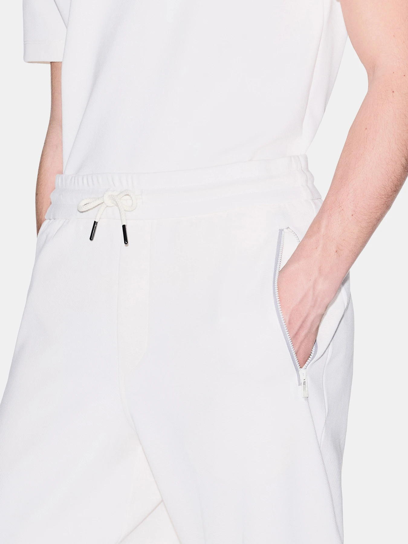 Брюки Armani Exchange модель XM002353-AF21869-U1074 Фото