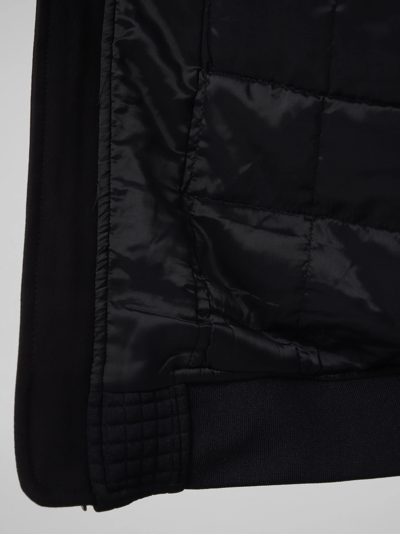 Куртки и дубленки Armani Exchange модель XM002409-AF13029-UB101 Куртки и дубленки Armani Exchange модель XM002409-AF13029-UB101 Фото
