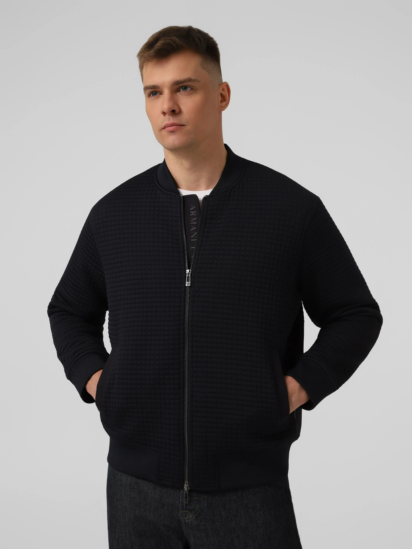 Куртки и дубленки Armani Exchange модель XM002409-AF13029-UB101 Куртки и дубленки Armani Exchange модель XM002409-AF13029-UB101 Фото