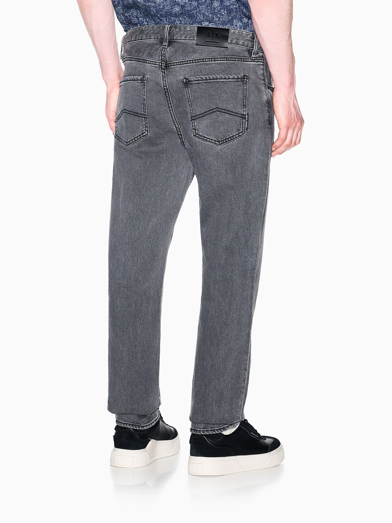 Джинсы Armani Exchange модель XM000049-AF22558-M8001 Джинсы Armani Exchange модель XM000049-AF22558-M8001 Фото