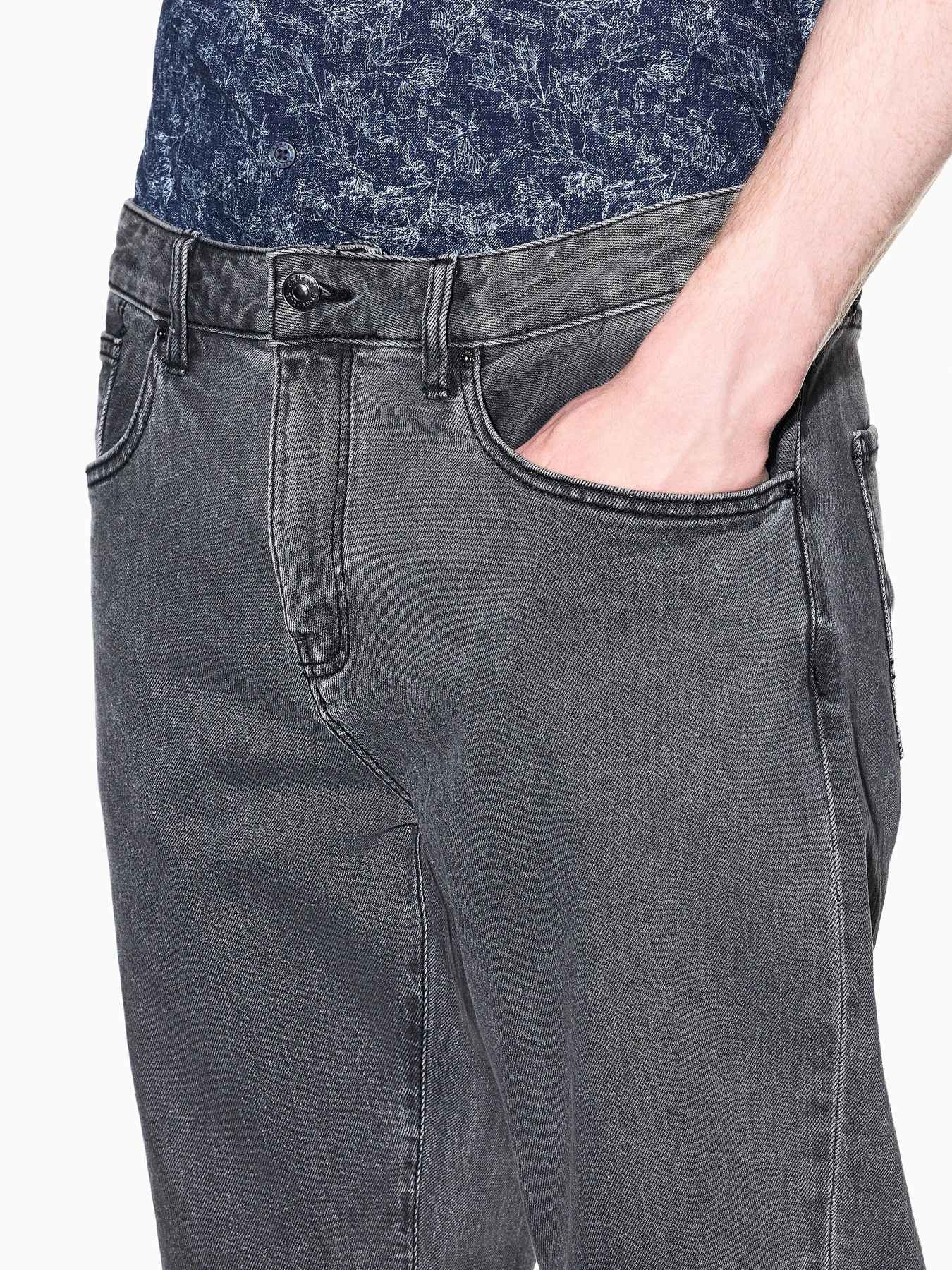 Джинсы Armani Exchange модель XM000049-AF22558-M8001 Джинсы Armani Exchange модель XM000049-AF22558-M8001 Фото