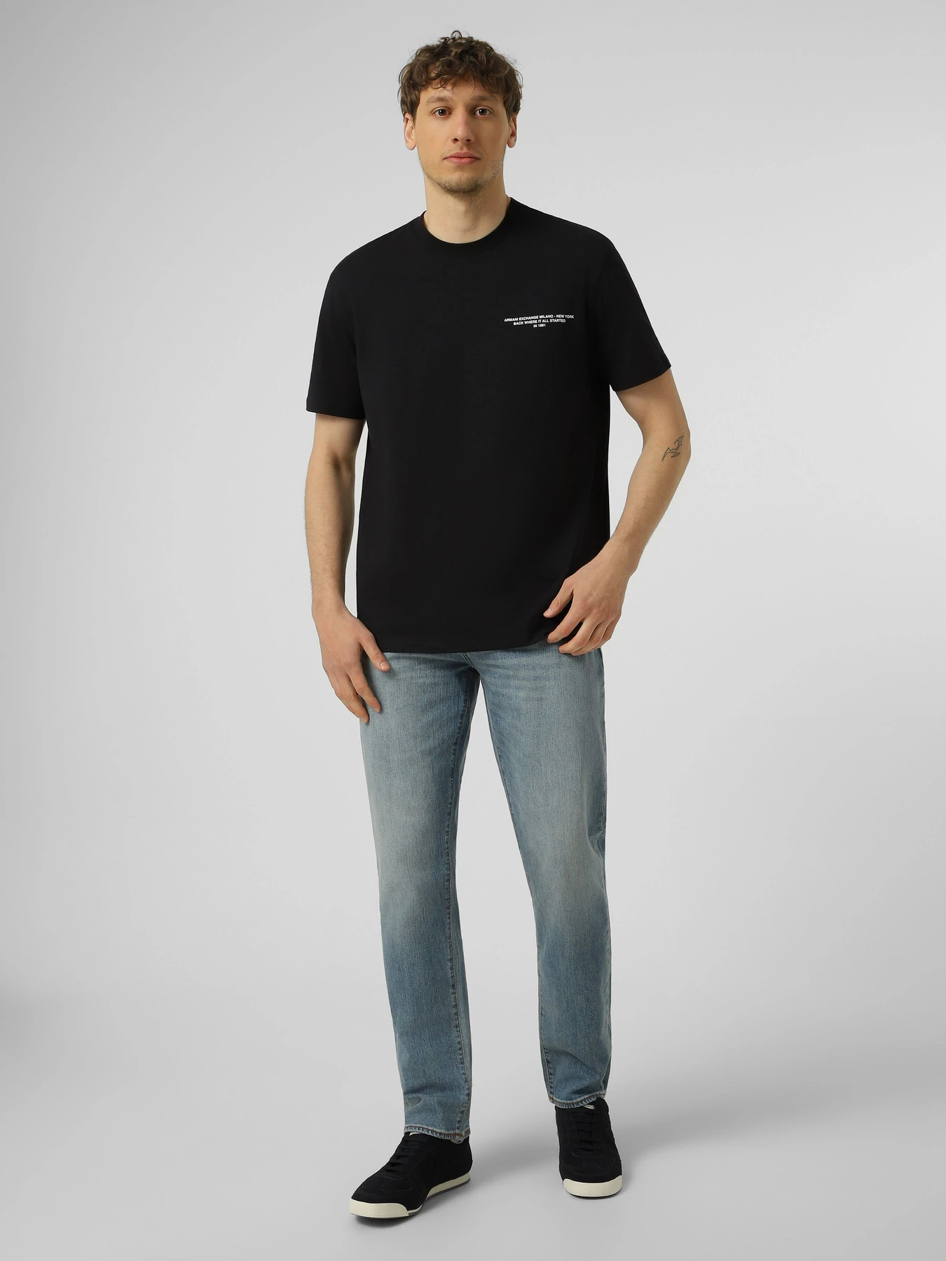 Джинсы Armani Exchange модель XM000049-AF22559-MB001 Джинсы Armani Exchange модель XM000049-AF22559-MB001 Фото