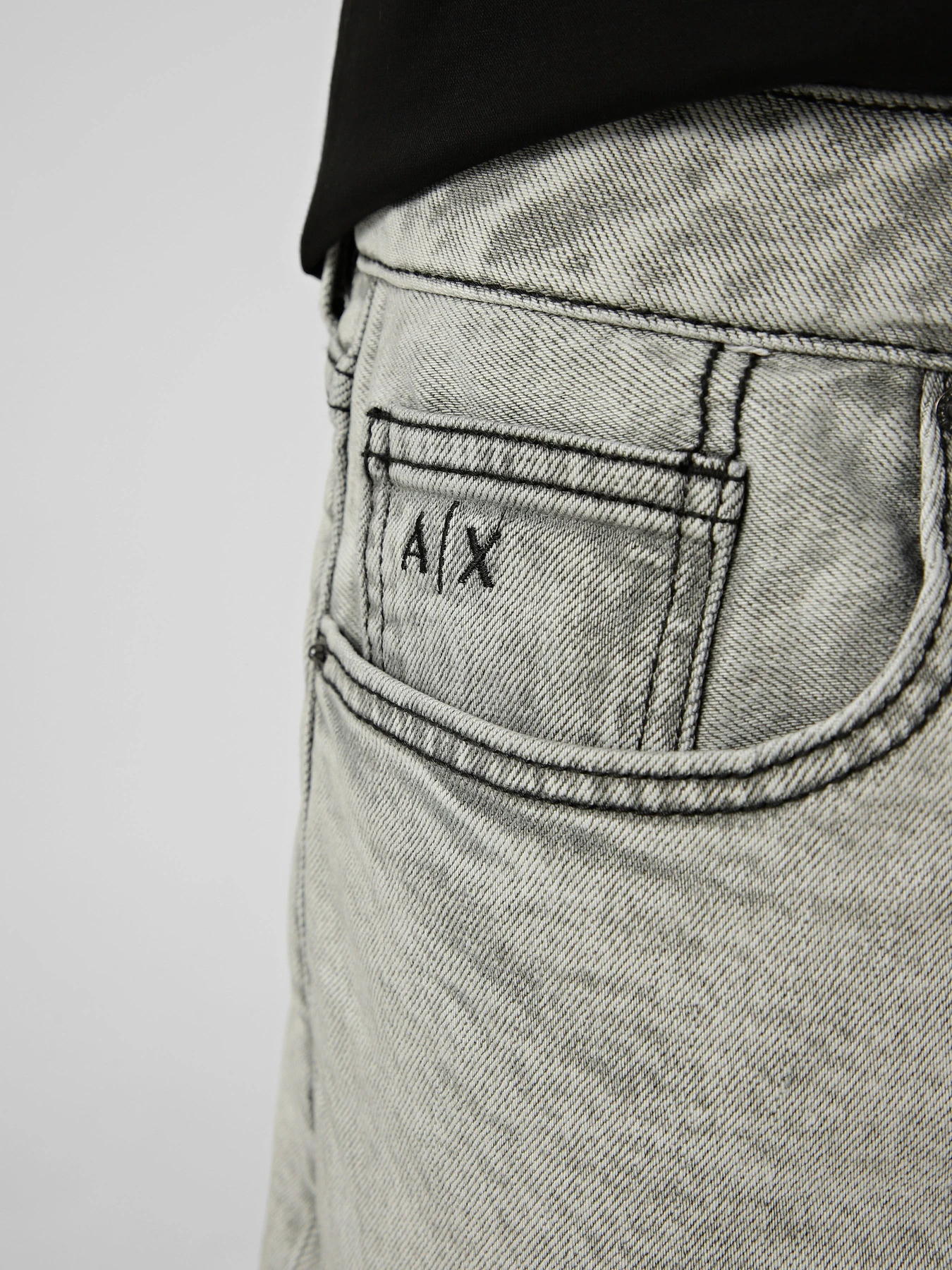 Шорты Armani Exchange модель XM000073-AF22558-M8002 Шорты Armani Exchange модель XM000073-AF22558-M8002 Фото