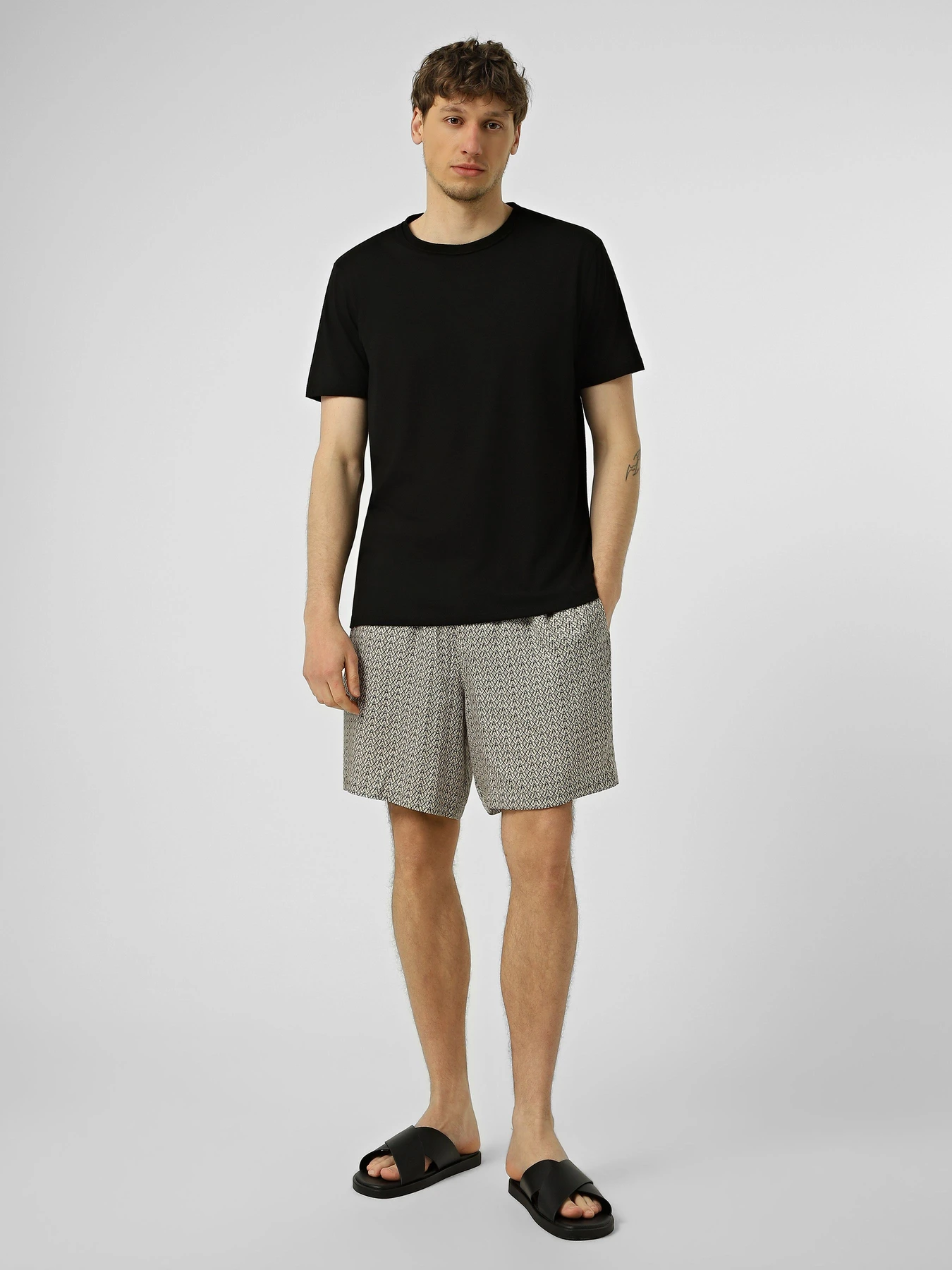 Шорты Armani Exchange модель XM001822-AF13235-F0143 Шорты Armani Exchange модель XM001822-AF13235-F0143 Фото