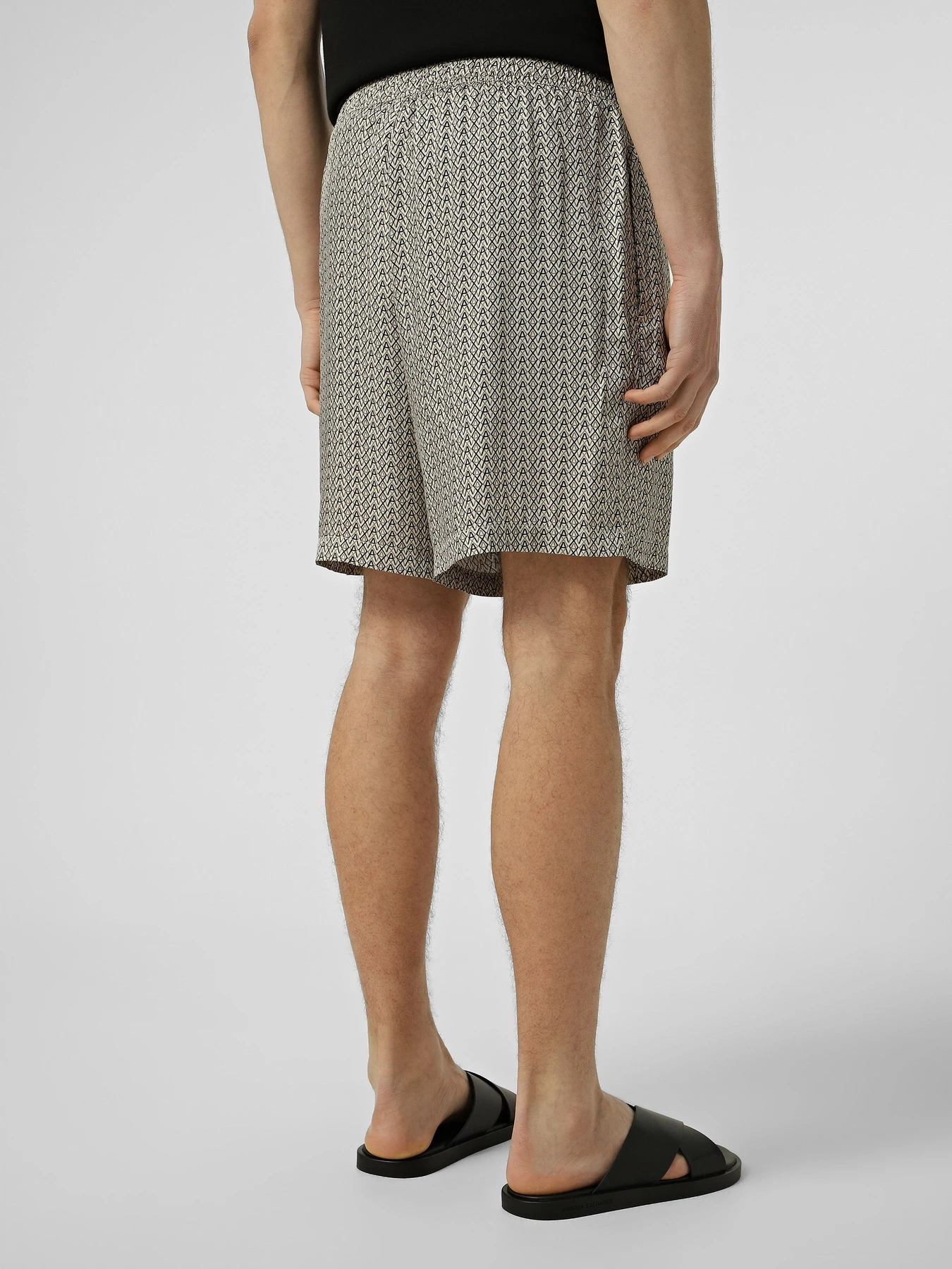 Шорты Armani Exchange модель XM001822-AF13235-F0143 Шорты Armani Exchange модель XM001822-AF13235-F0143 Фото