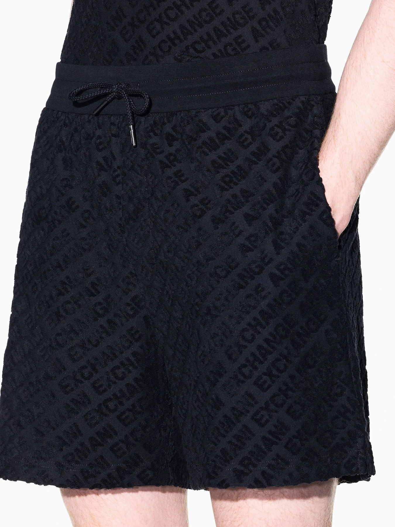 Шорты Armani Exchange модель XM002348-AF21860-UB101 Шорты Armani Exchange модель XM002348-AF21860-UB101 Фото