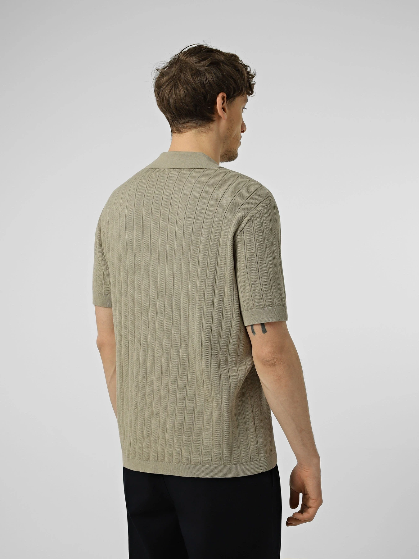 Футболки и поло Armani Exchange модель XM002438-AF22249-U6229 Футболки и поло Armani Exchange модель XM002438-AF22249-U6229 Фото
