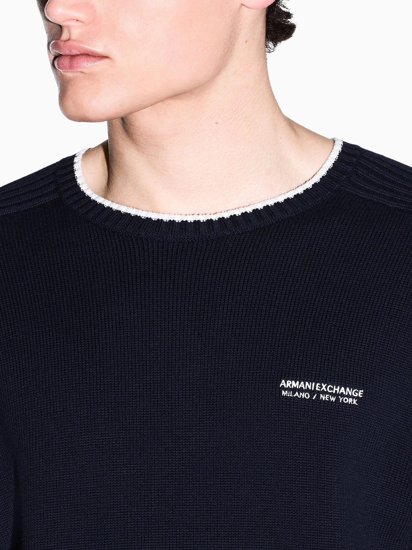 Свитры и кардиганы Armani Exchange модель XM003009-AF28775-UB101 Свитры и кардиганы Armani Exchange модель XM003009-AF28775-UB101 Фото
