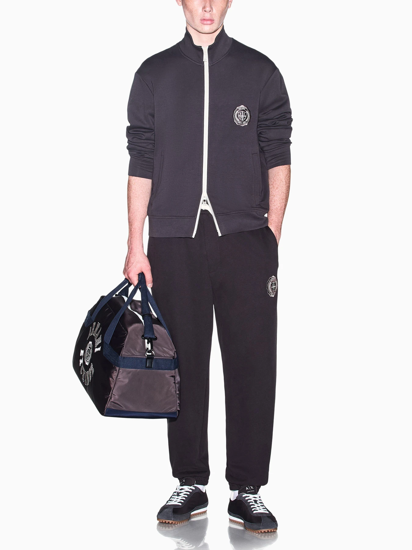 Худи и свитшоты Armani Exchange модель XM002916-AF13047-U8128 Фото