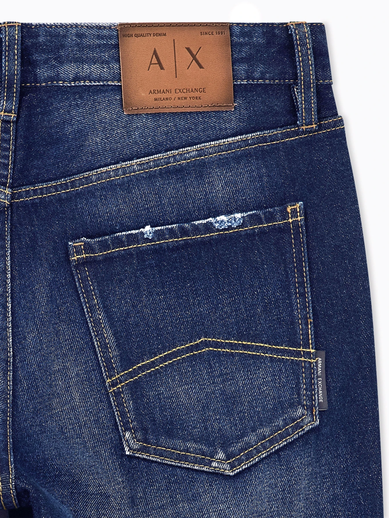 Джинсы Armani Exchange модель XM000075-AF26946-MB010 Фото