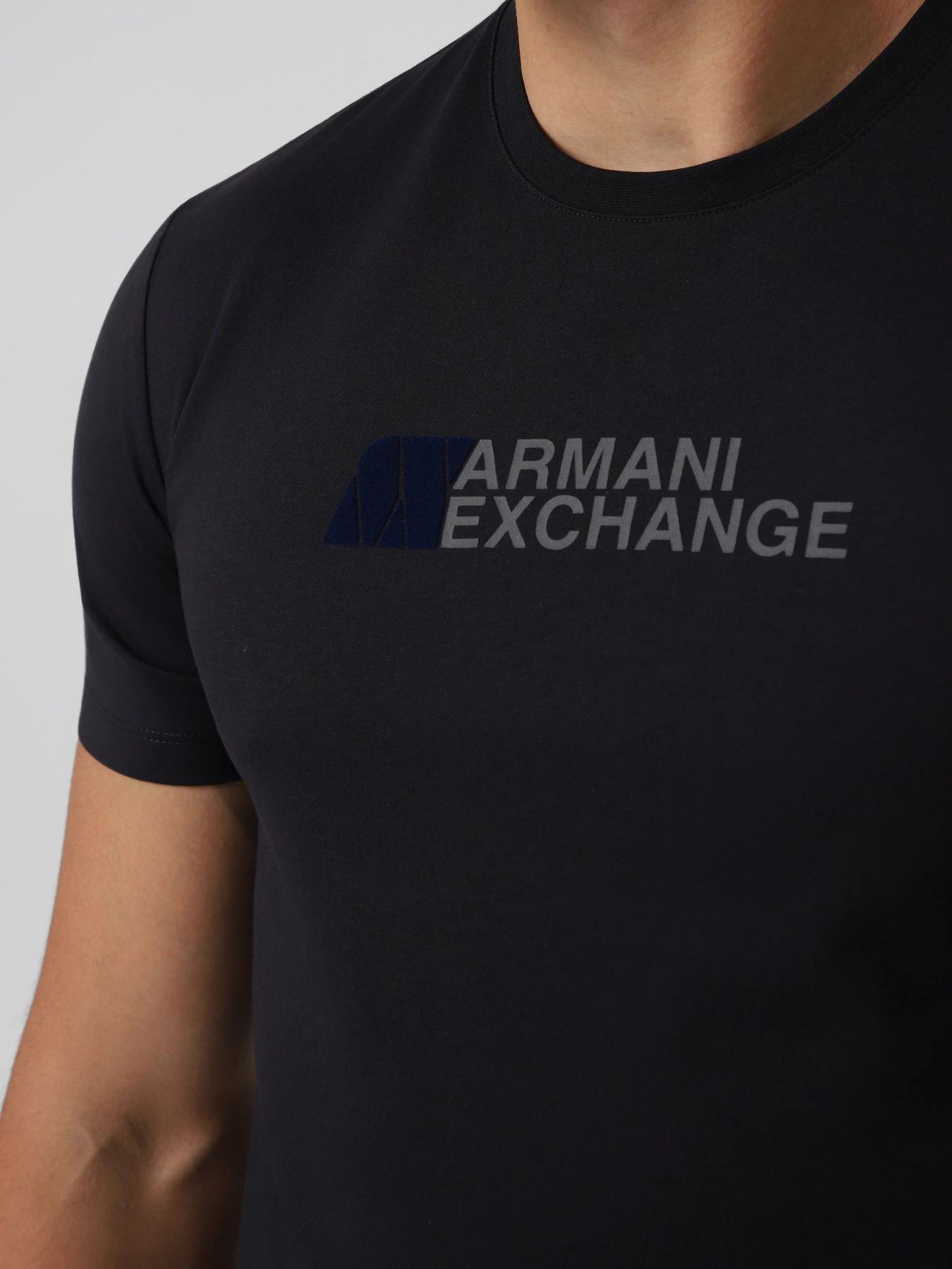 Футболки і поло Armani Exchange модель XM003094-AF21323-UB101 Фото