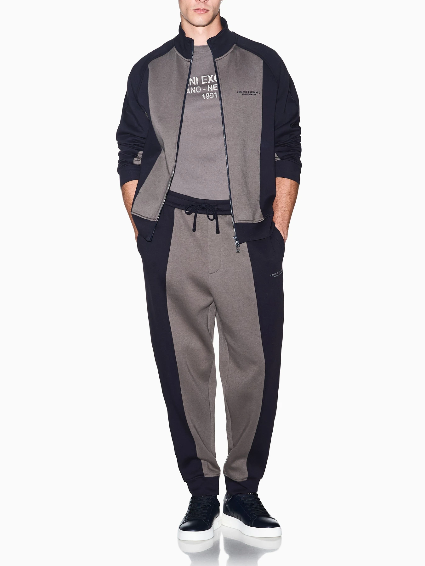 Худи и свитшоты Armani Exchange модель XM003579-AF10358-M6404 Худи и свитшоты Armani Exchange модель XM003579-AF10358-M6404 Фото