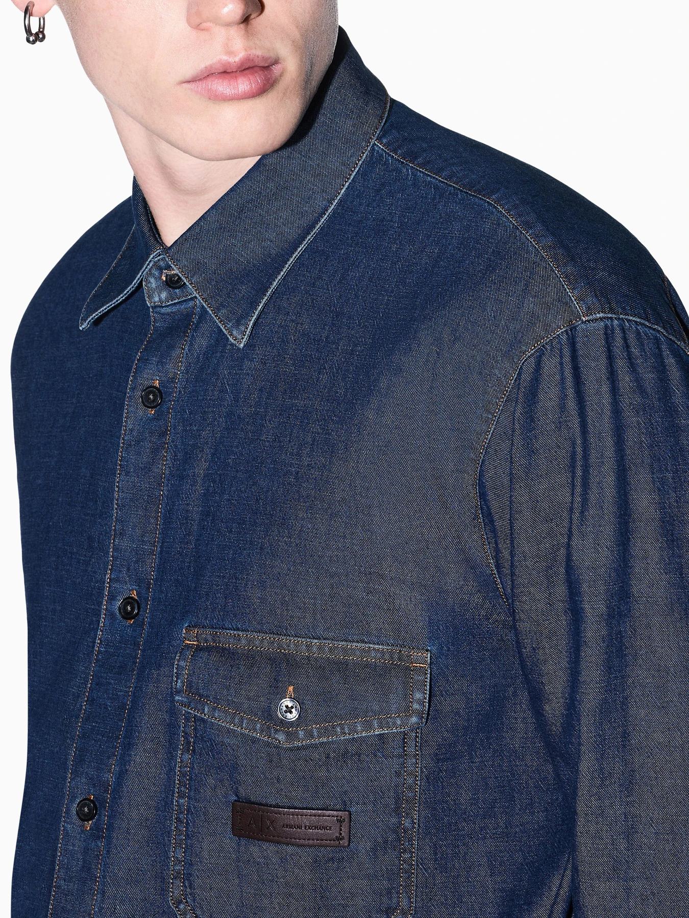 Сорочки Armani Exchange модель XM003248-AF27116-MB010 Сорочки Armani Exchange модель XM003248-AF27116-MB010 Фото