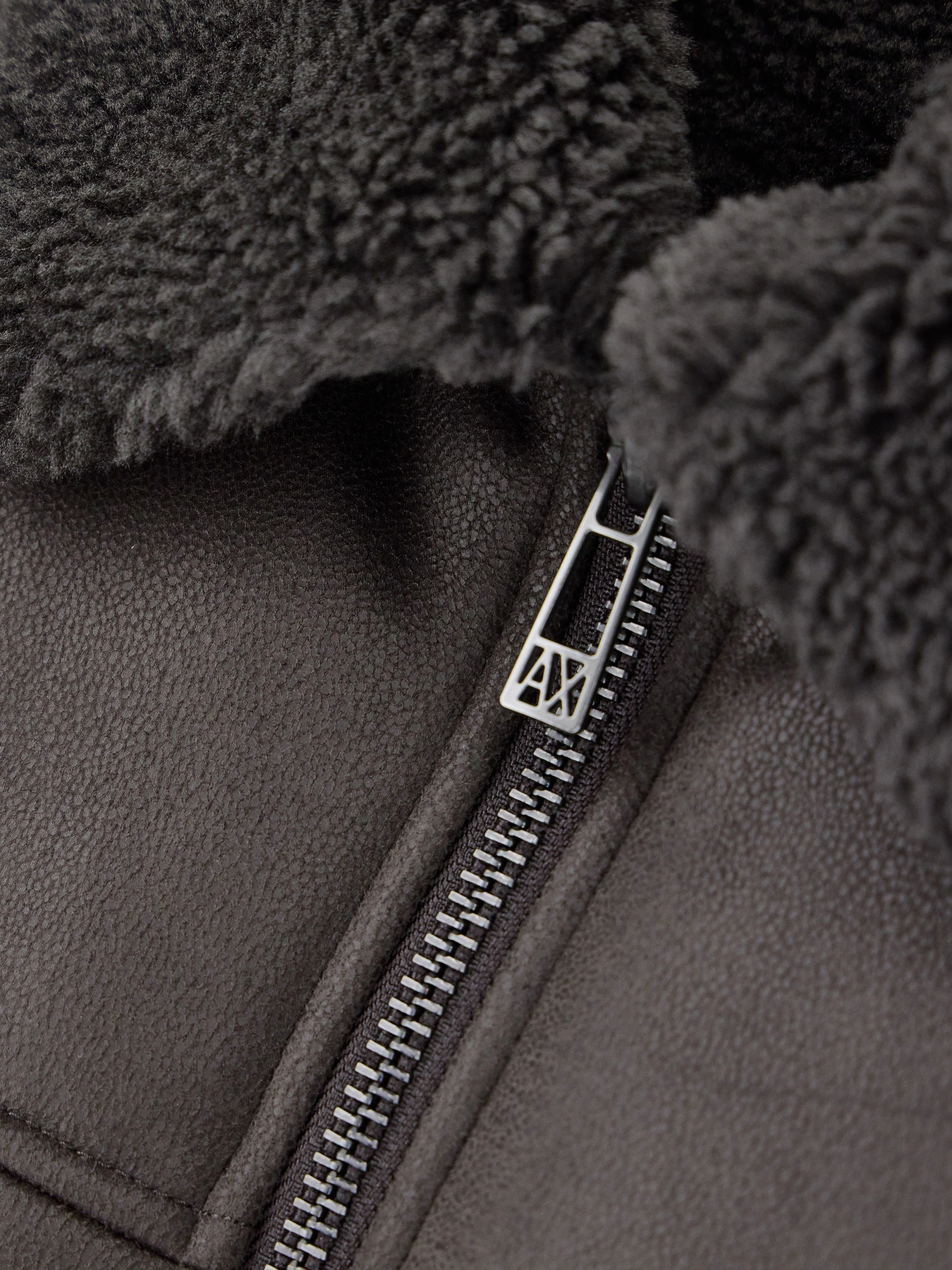 Куртки и дубленки Armani Exchange модель XM003323-AF28562-U8128 Фото
