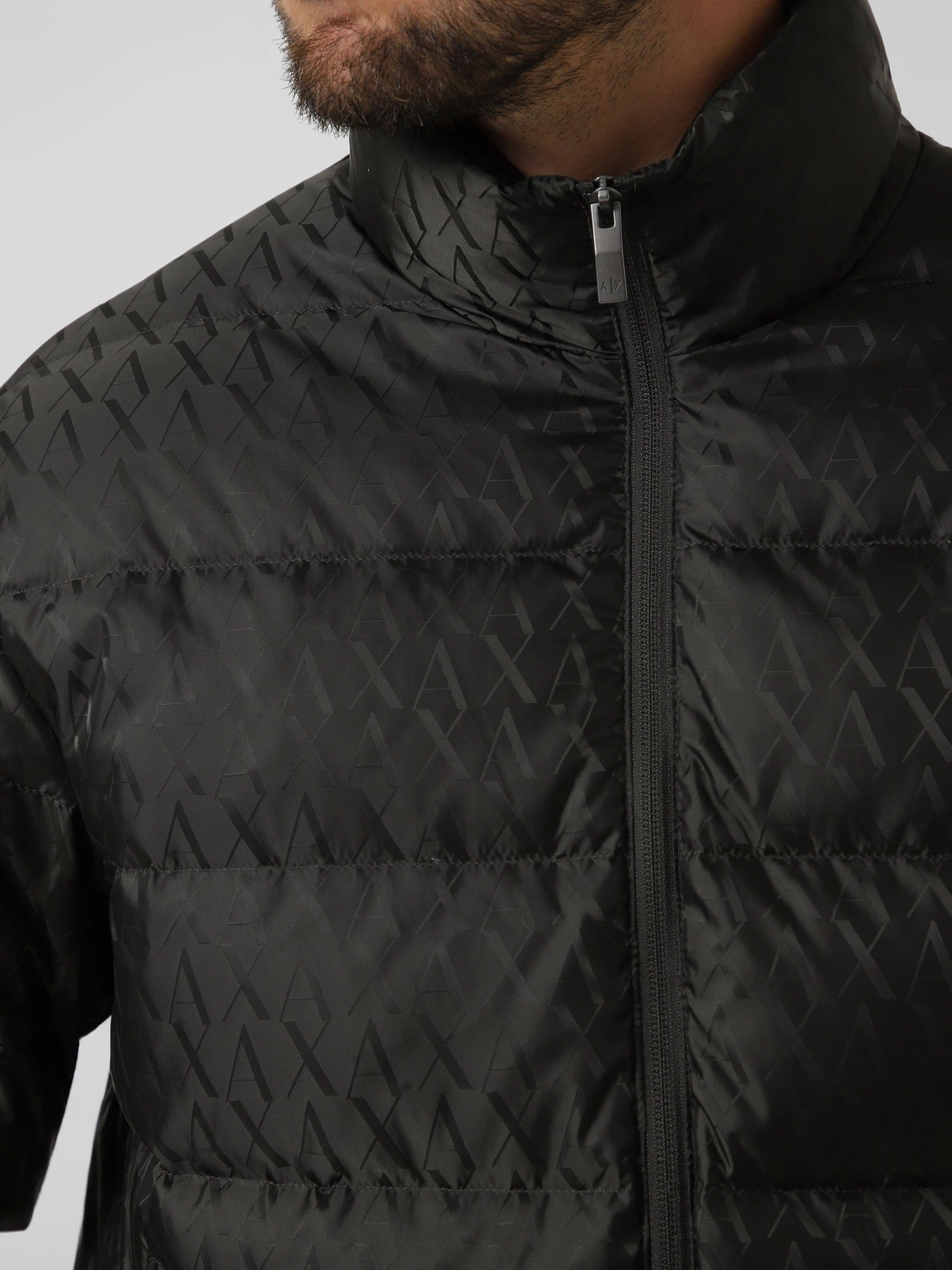 Куртки и дубленки Armani Exchange модель XM001580-AF16628-U8123 Куртки и дубленки Armani Exchange модель XM001580-AF16628-U8123 Фото
