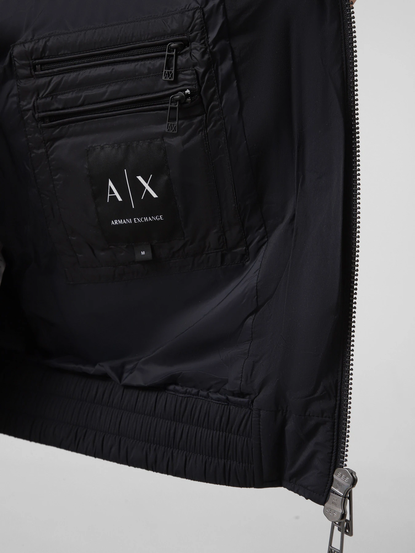 Куртки та дублянки Armani Exchange модель XM003325-AF27210-UB101 Фото