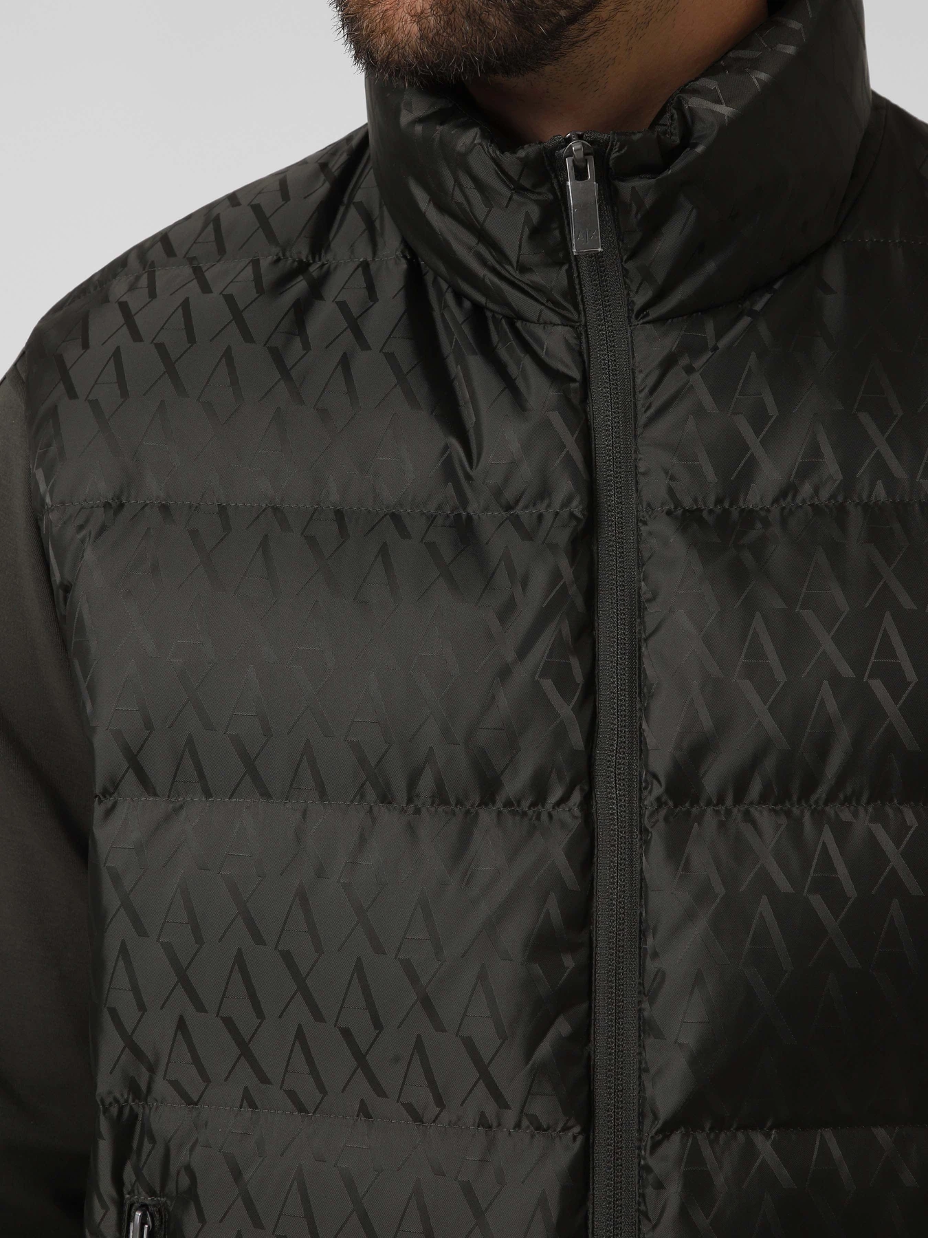 Куртки та дублянки Armani Exchange модель XM001581-AF16628-U8123 Куртки та дублянки Armani Exchange модель XM001581-AF16628-U8123 Фото