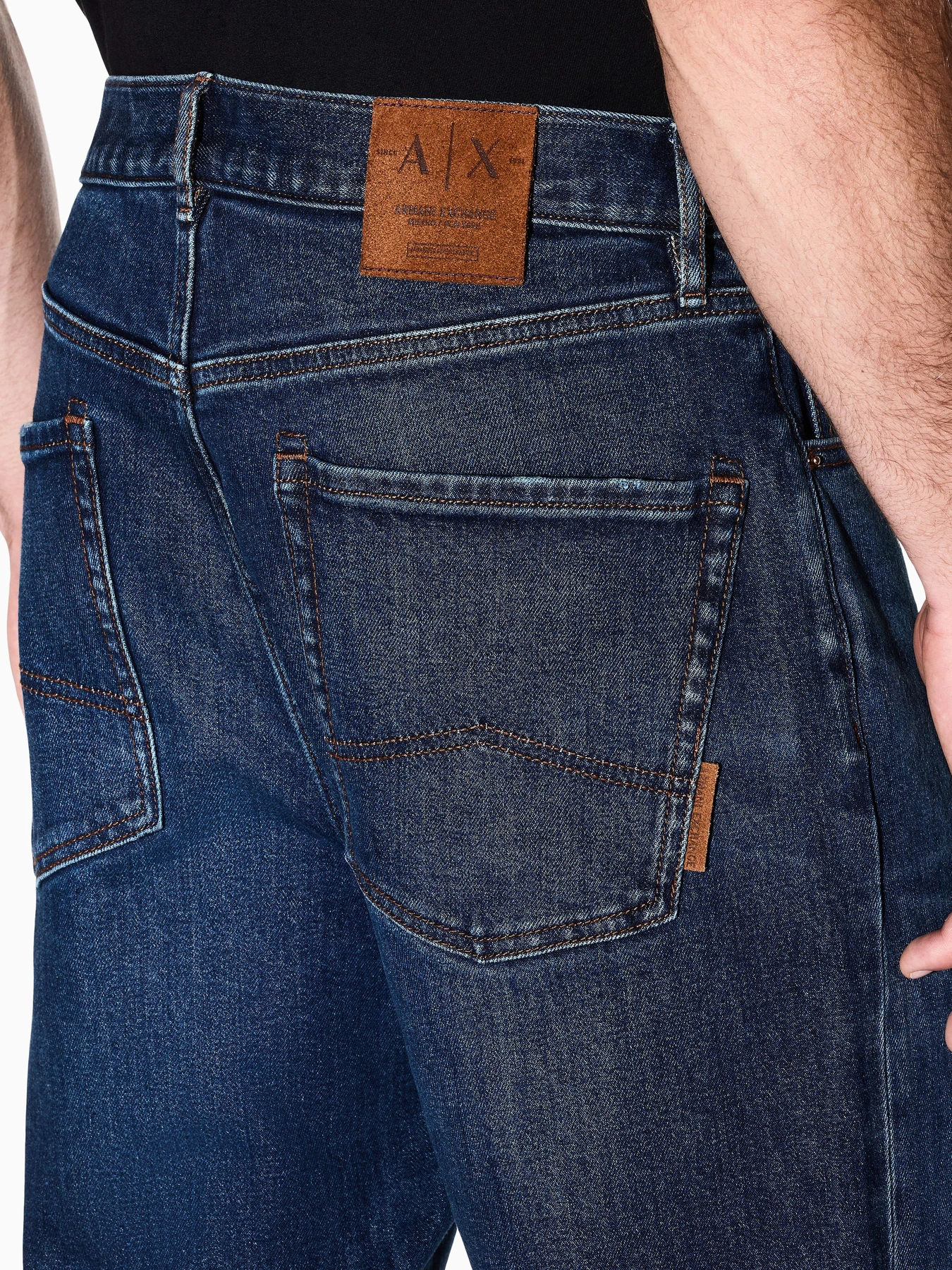 Джинсы Armani Exchange модель XM003550-AF29247-MB010 Джинсы Armani Exchange модель XM003550-AF29247-MB010 Фото