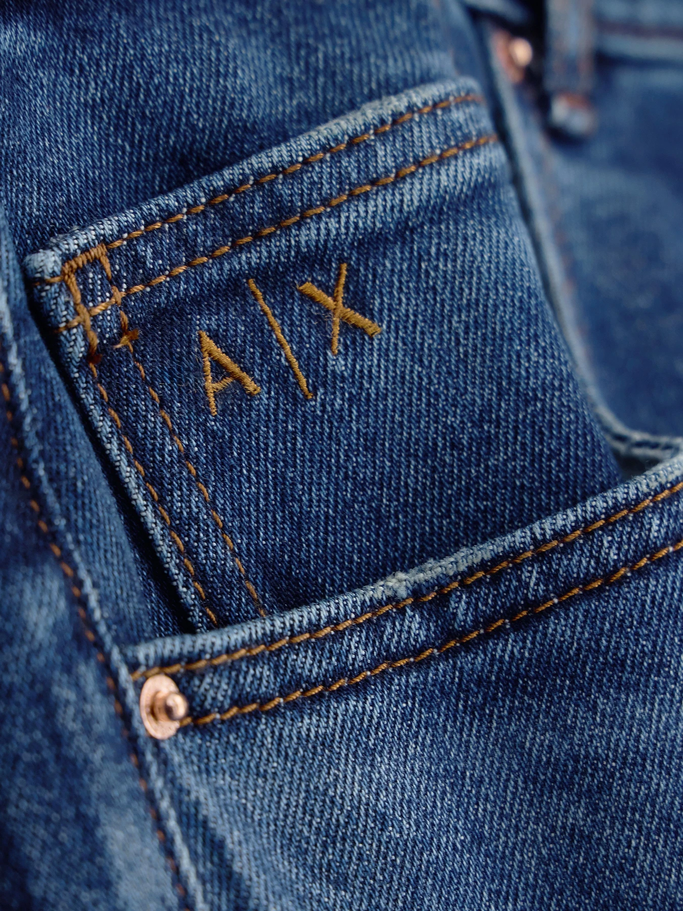 Джинсы Armani Exchange модель XM003550-AF29247-MB010 Джинсы Armani Exchange модель XM003550-AF29247-MB010 Фото