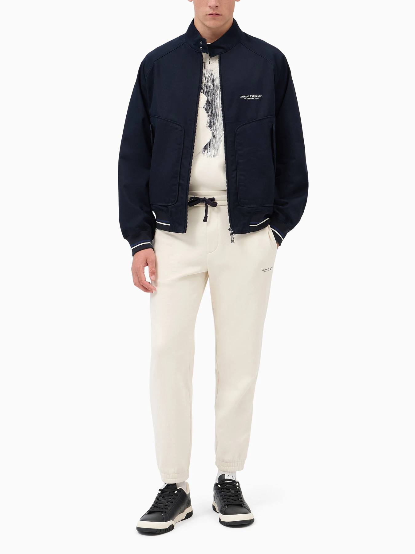 Куртки и дубленки Armani Exchange модель XM002843-AF26040-UB101 Фото